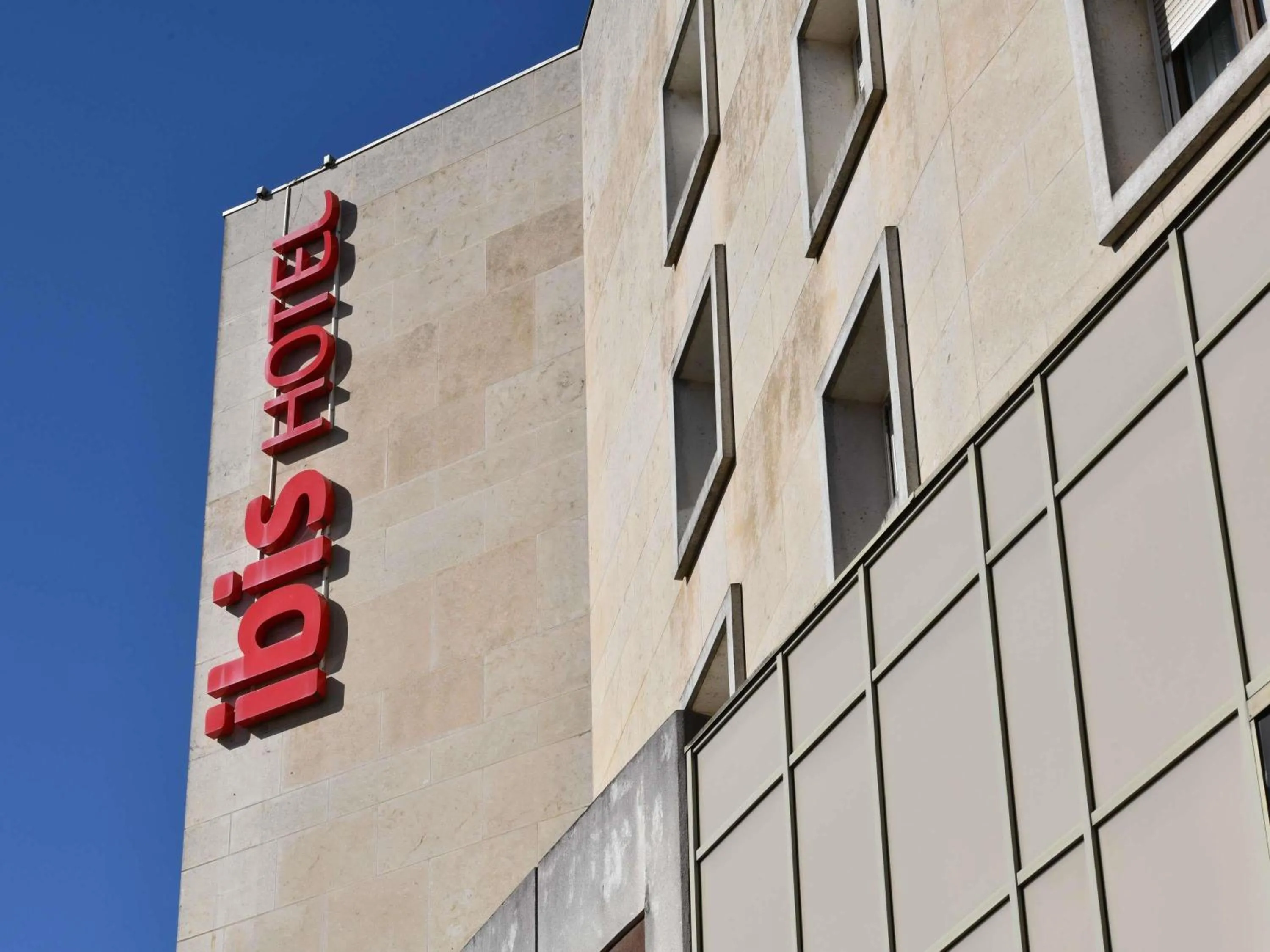 Property building in ibis Chateauroux