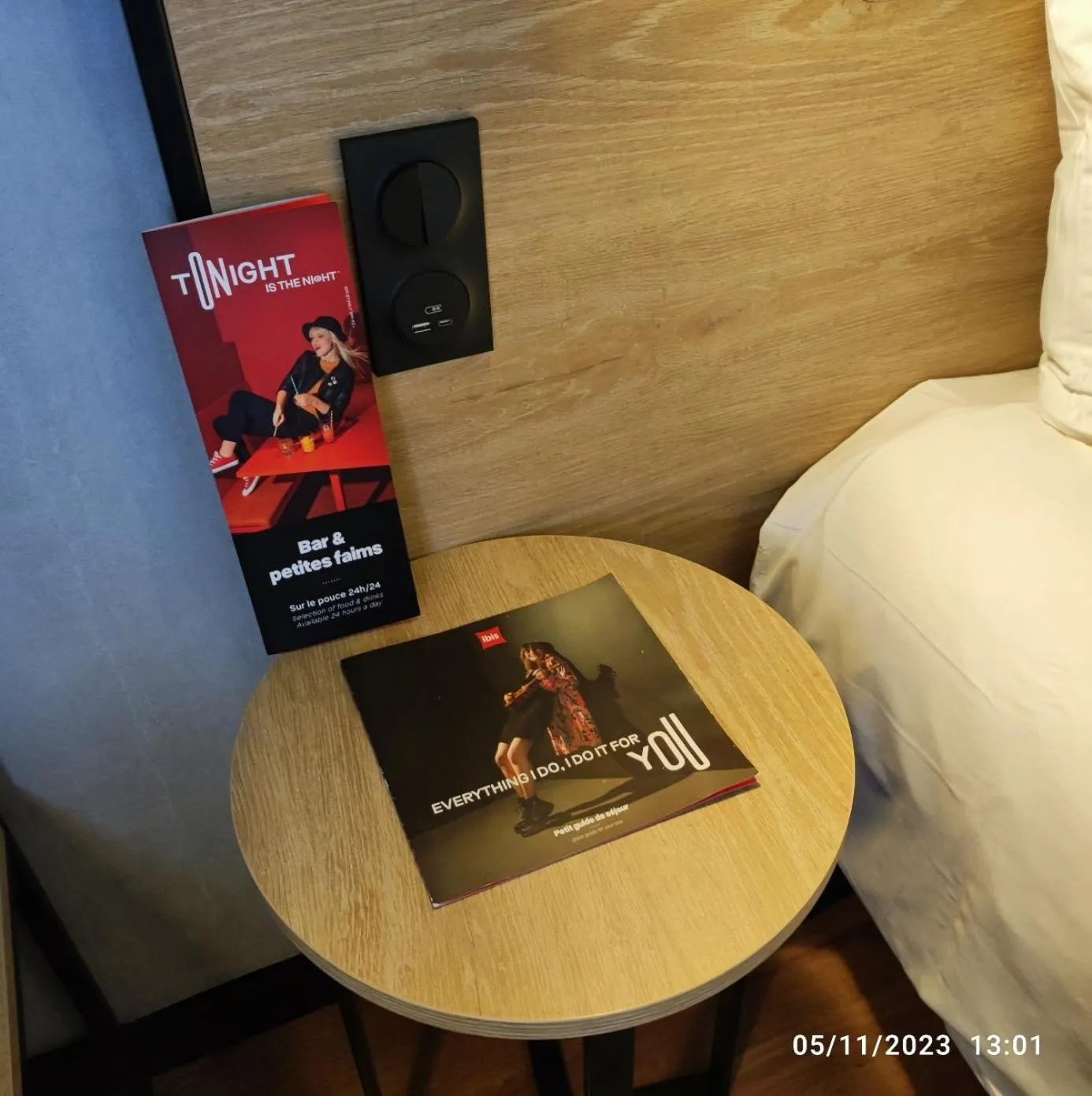 Photo of the whole room, Bed in ibis Chateauroux