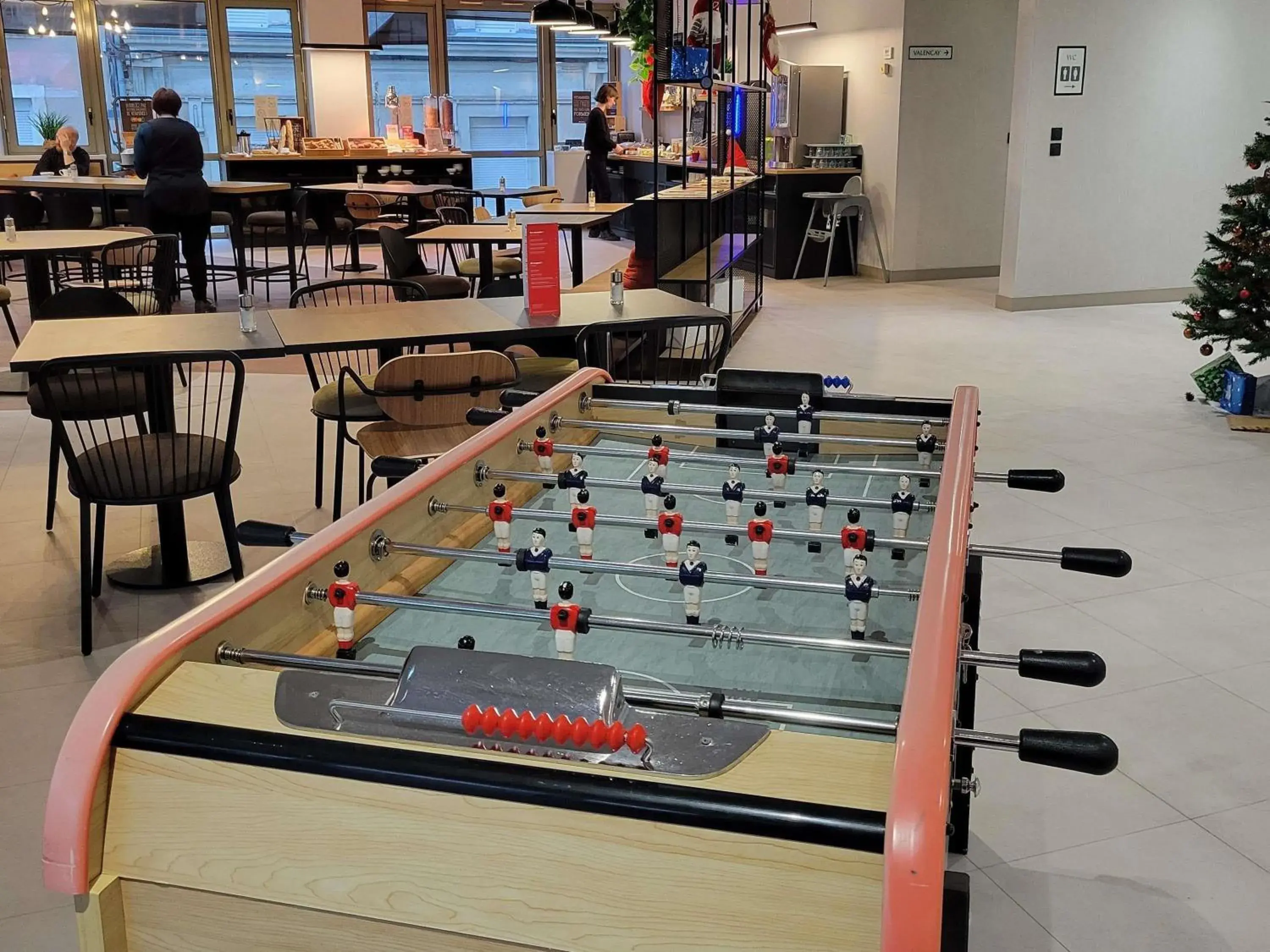 Lounge or bar in ibis Chateauroux Lounge or bar in ibis Chateauroux