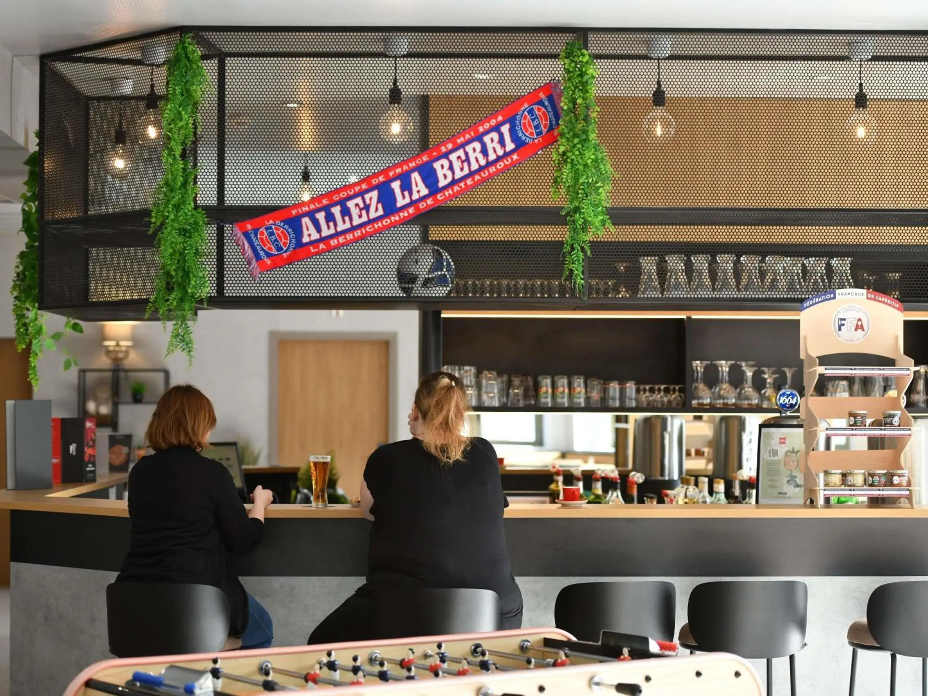 Lounge or bar in ibis Chateauroux Lounge or bar in ibis Chateauroux