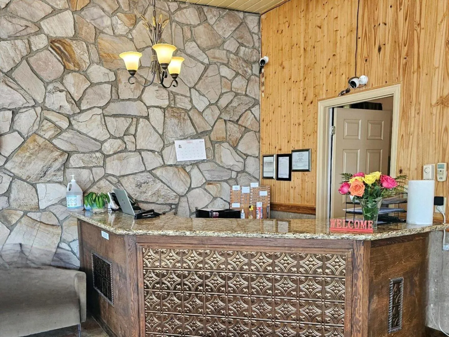 Lobby or reception in Shelton Inn
