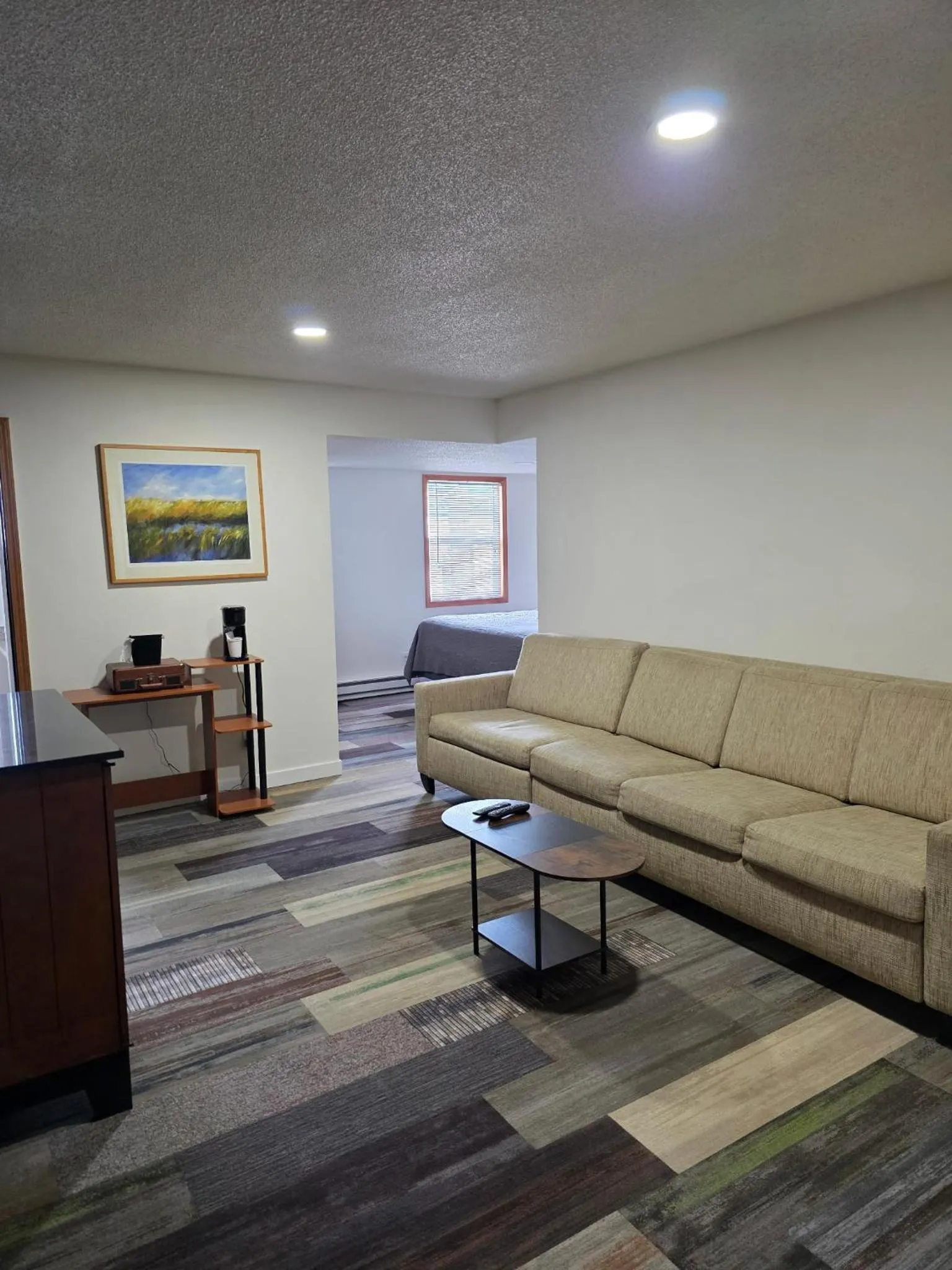 Living room in Shelton Inn