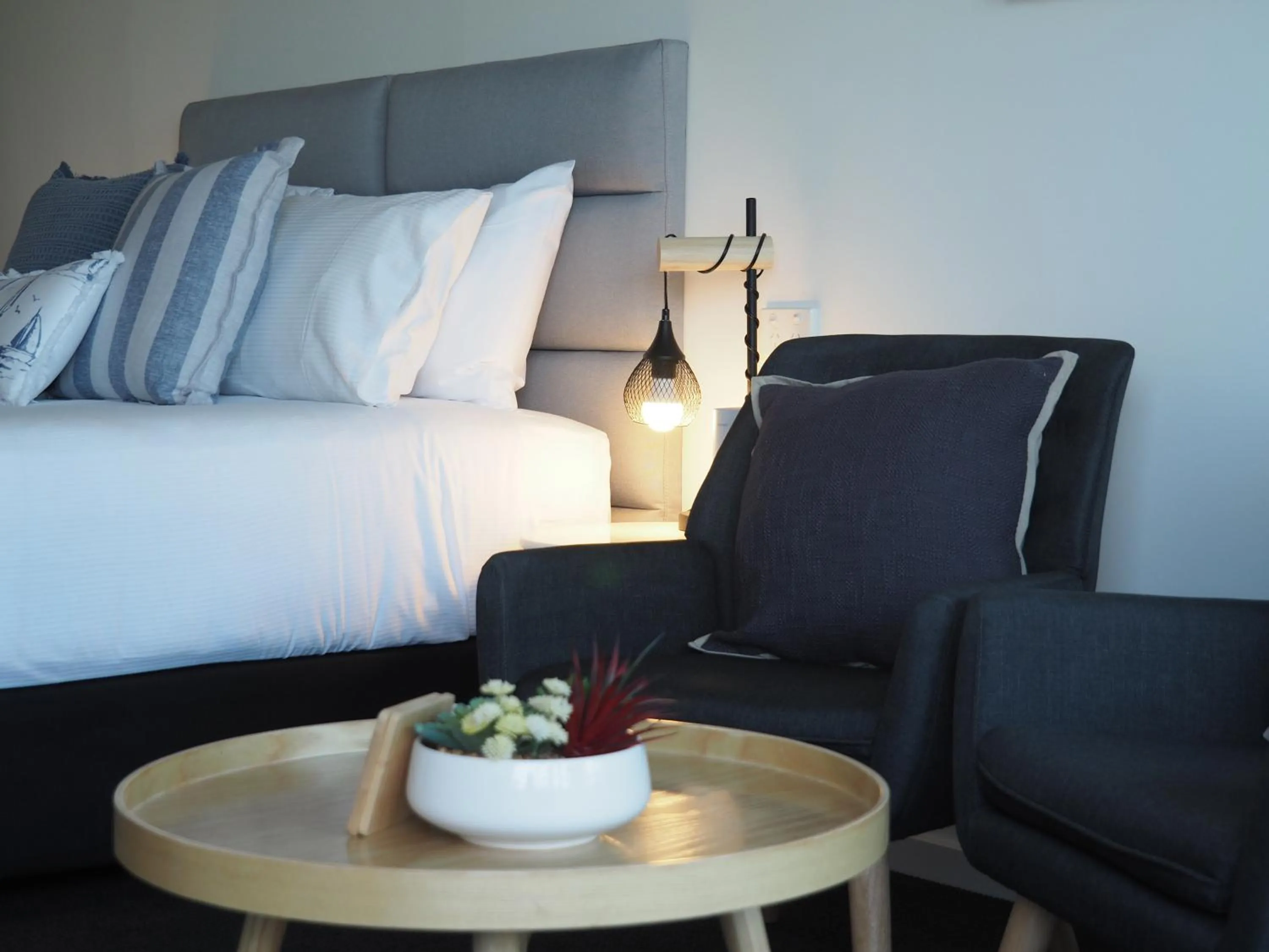 Bed in The Esplanade Motel