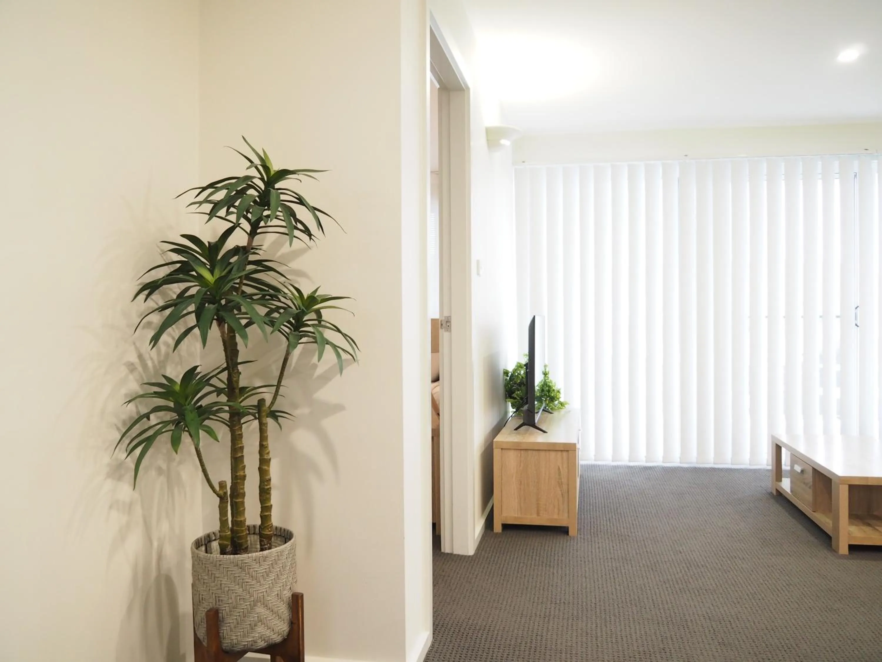 Facade/entrance in The Esplanade Motel