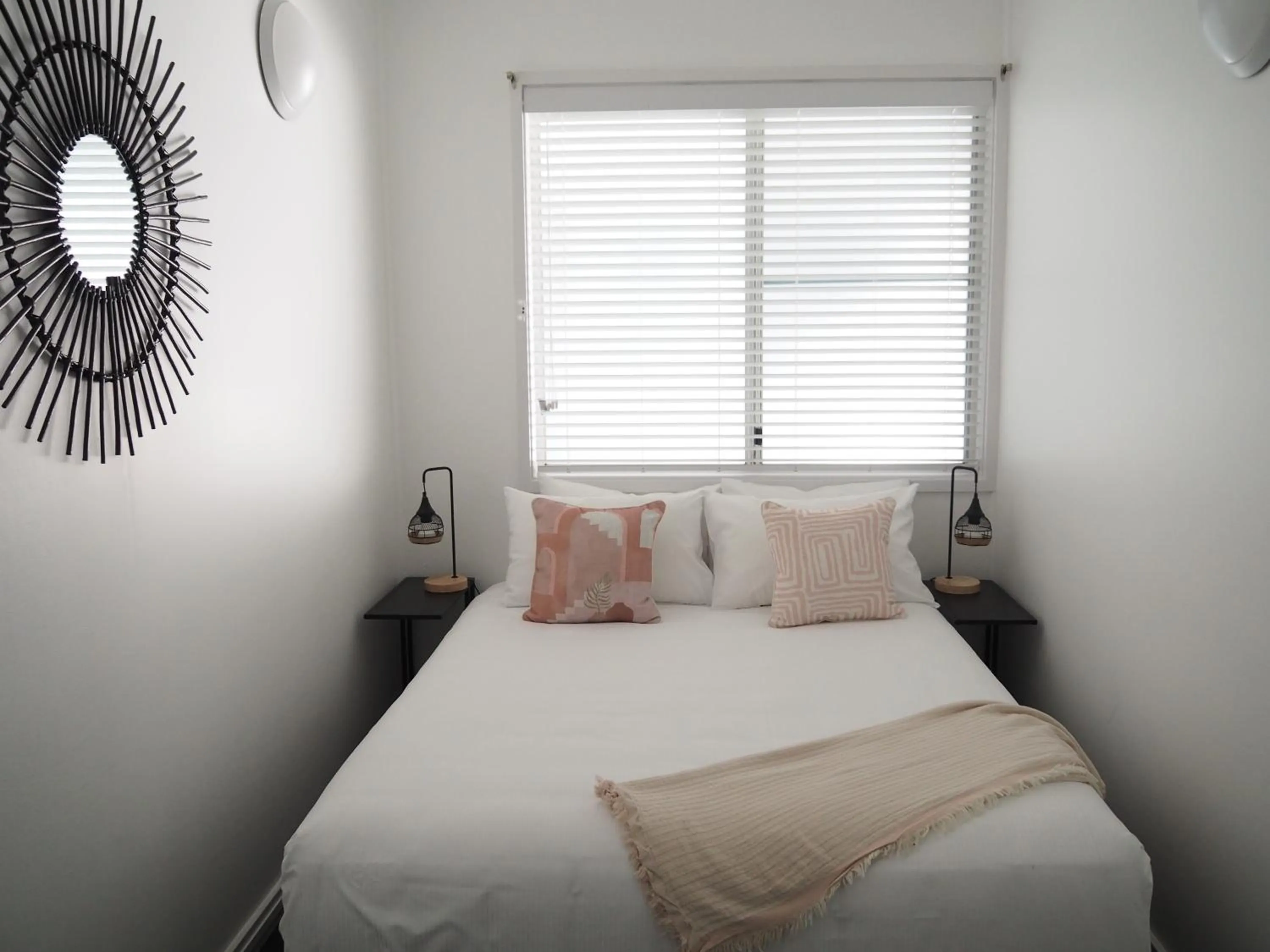 Bedroom, Bed in The Esplanade Motel