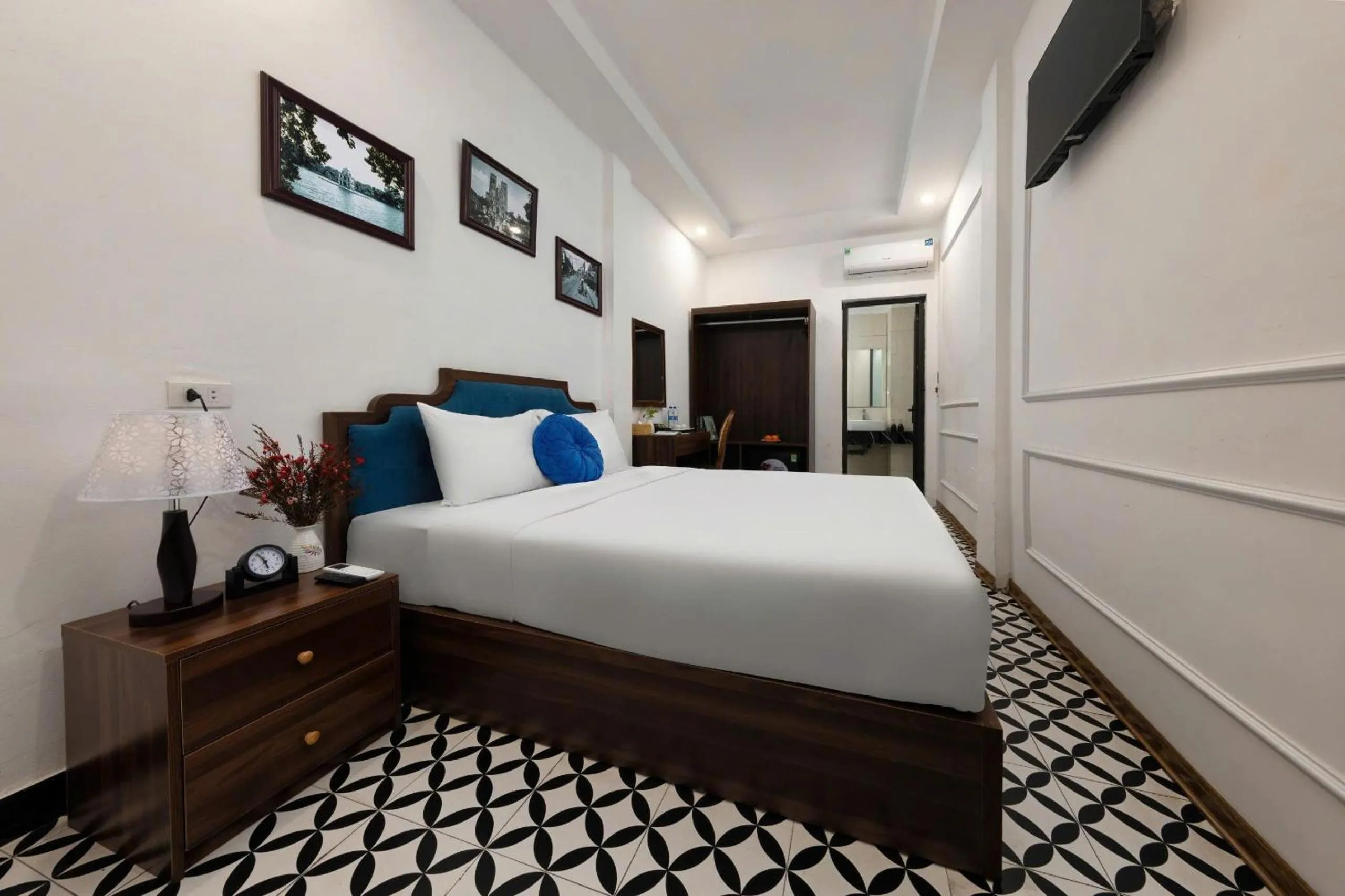 Bed in The Ambery Hanoi Boutique Hotel & Travel
