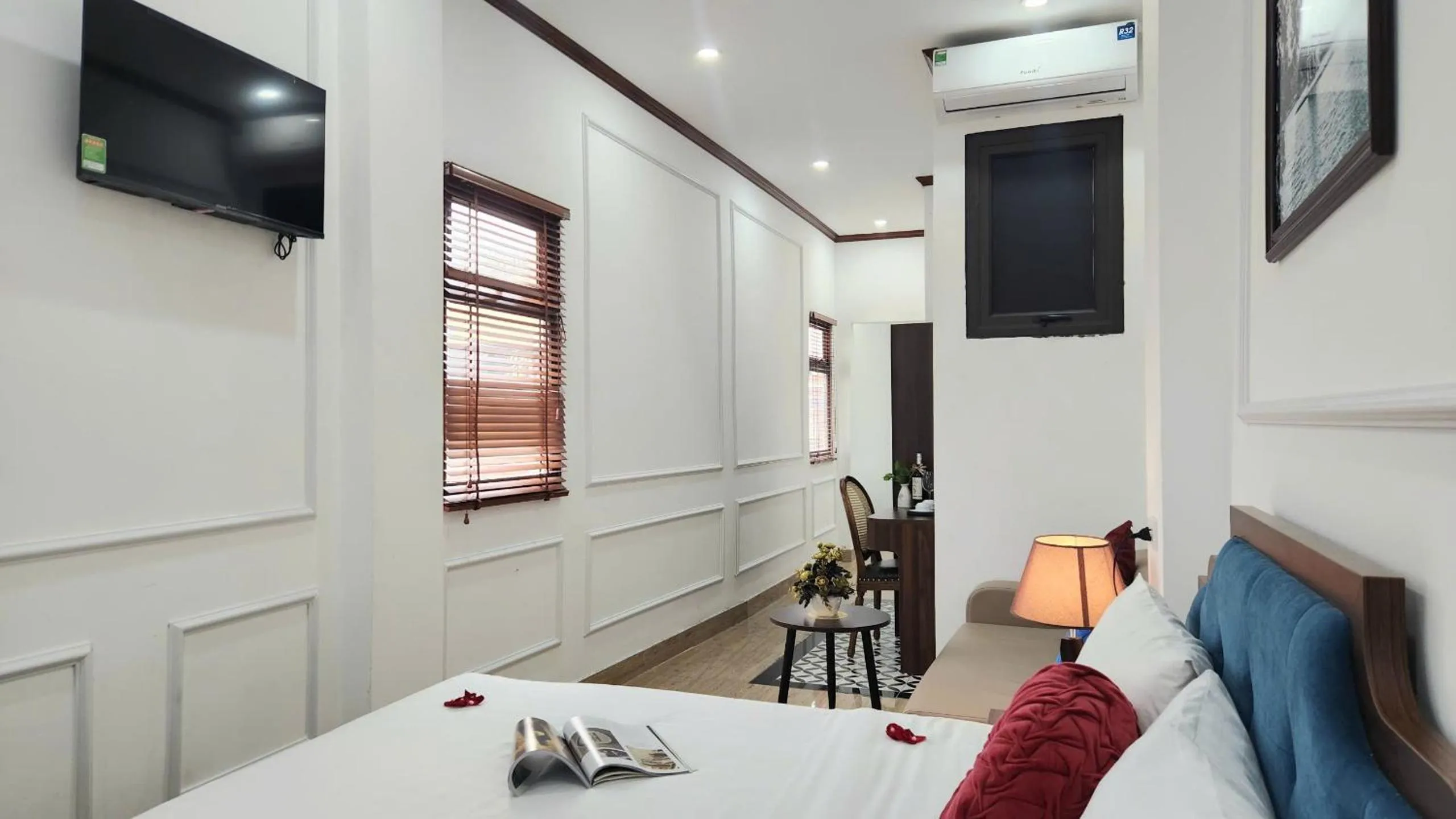 Bed in The Ambery Hanoi Boutique Hotel & Travel