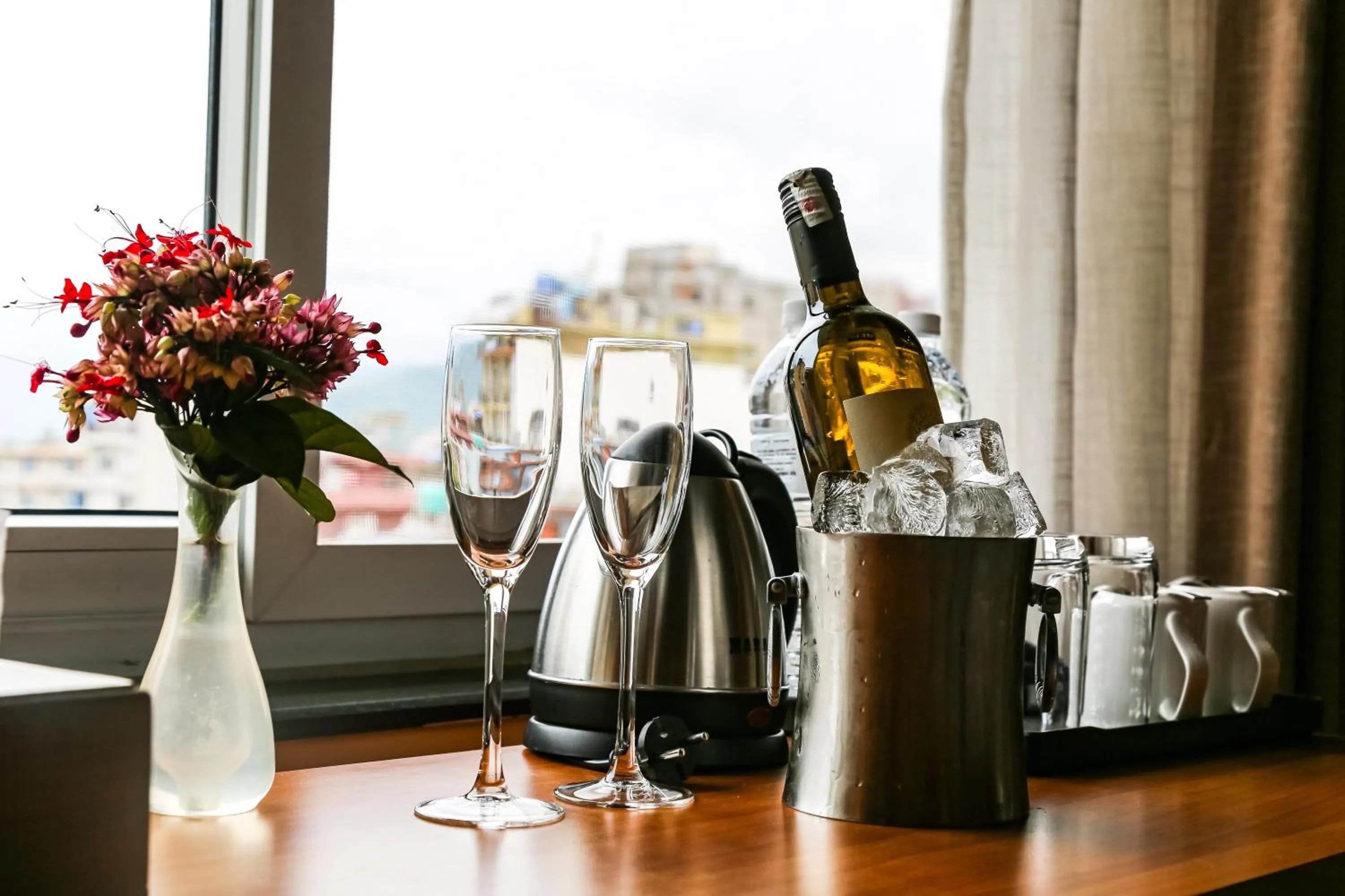 Food and drinks in Hotel Lake Star