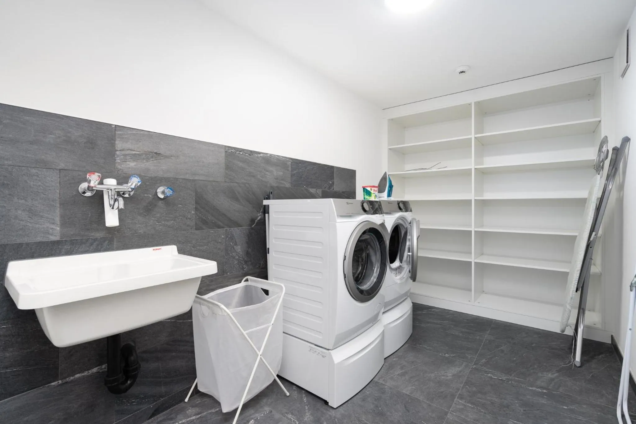 washing machine in Swiss Hotel Apartments - Interlaken