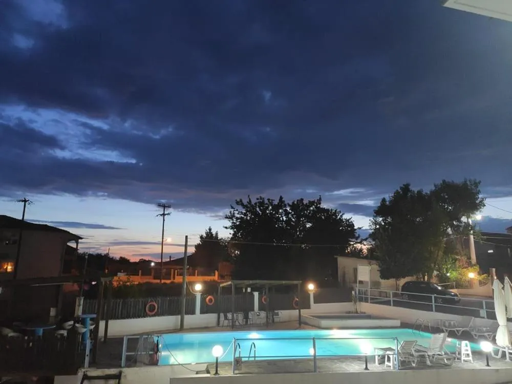 Swimming pool in Estia