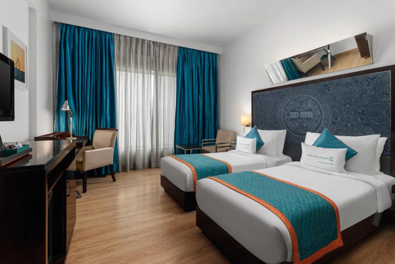 Photo of the whole room, Bed in Golden Tulip City Centre Gurgaon