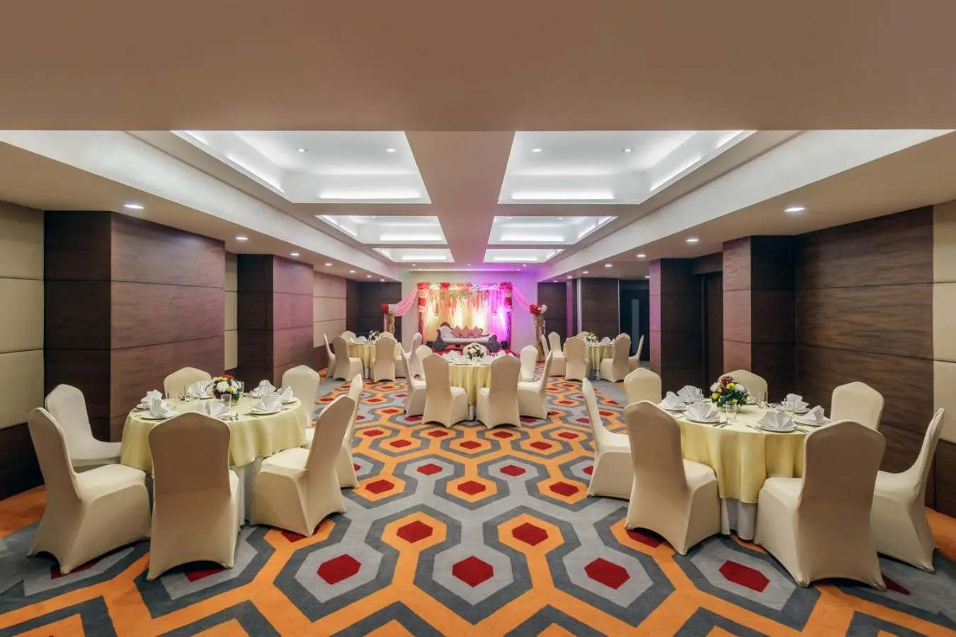 Banquet/Function facilities in Golden Tulip City Centre Gurgaon