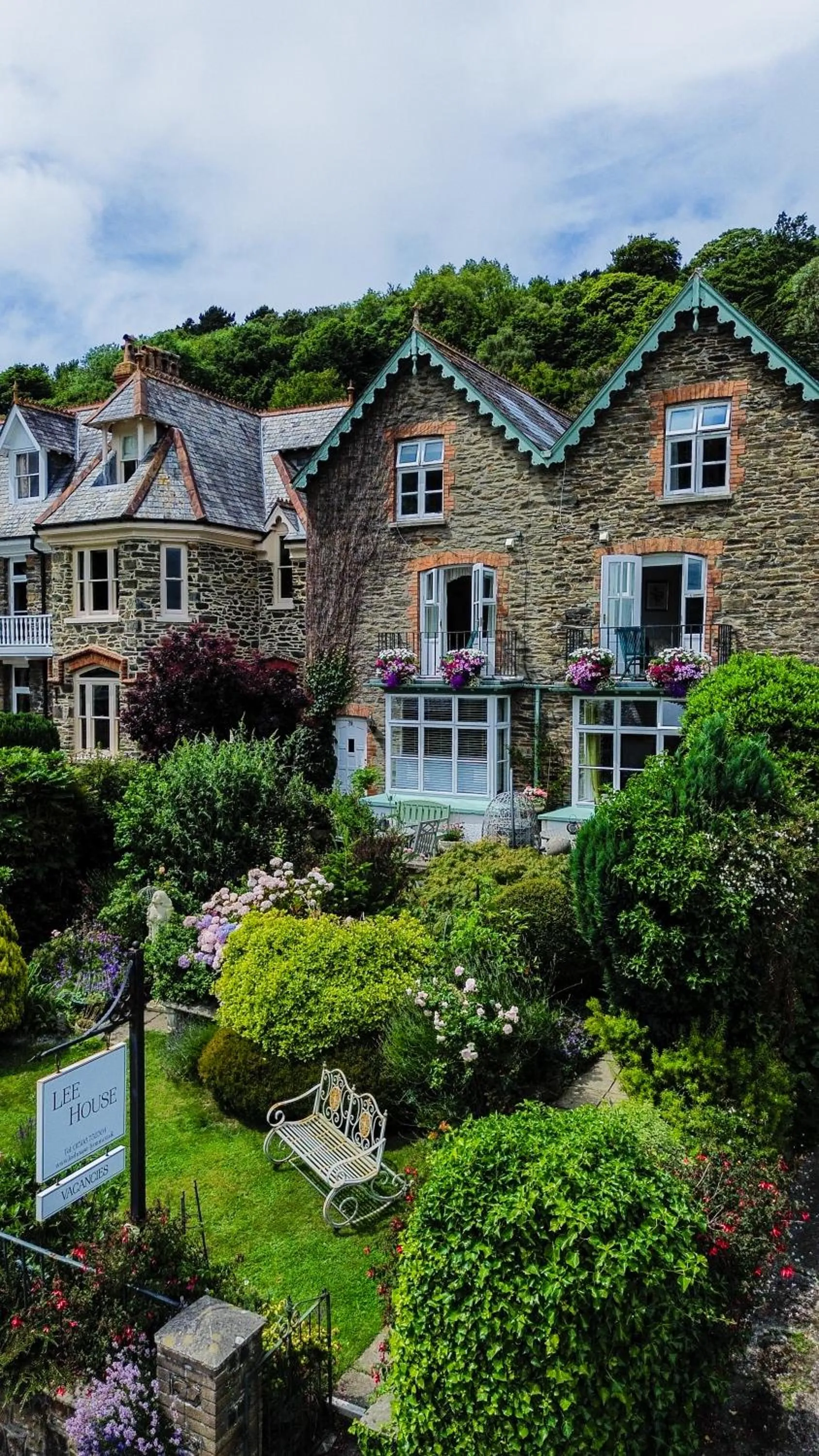Lee House
