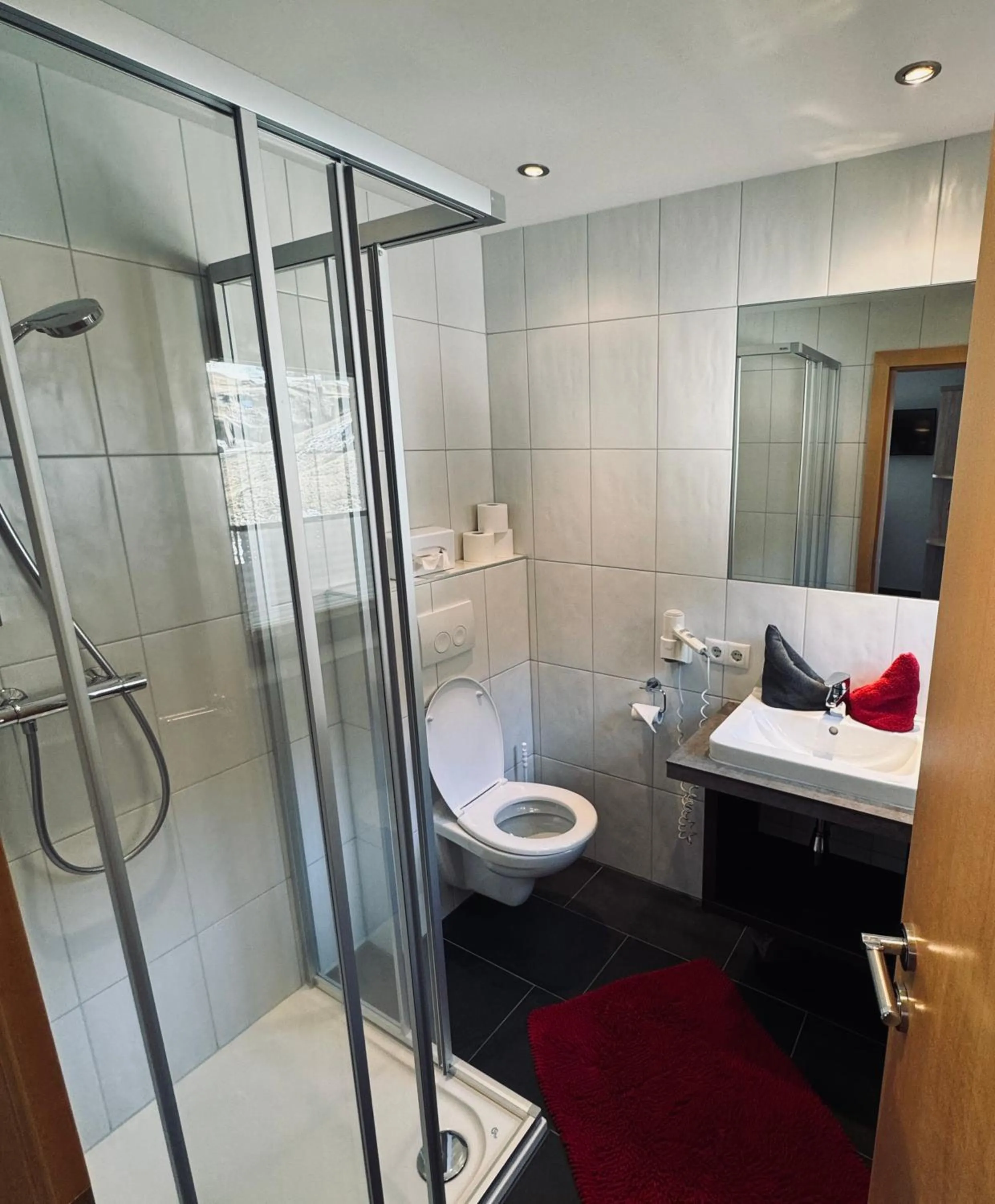 Shower in Haus Felsneck