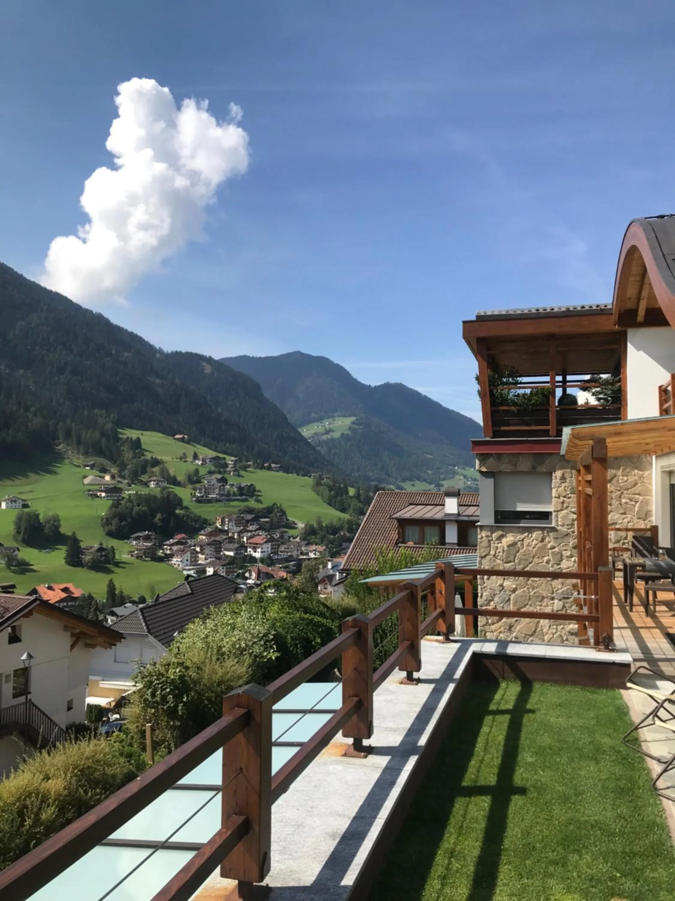 Garden in Apartments Chalet Anna