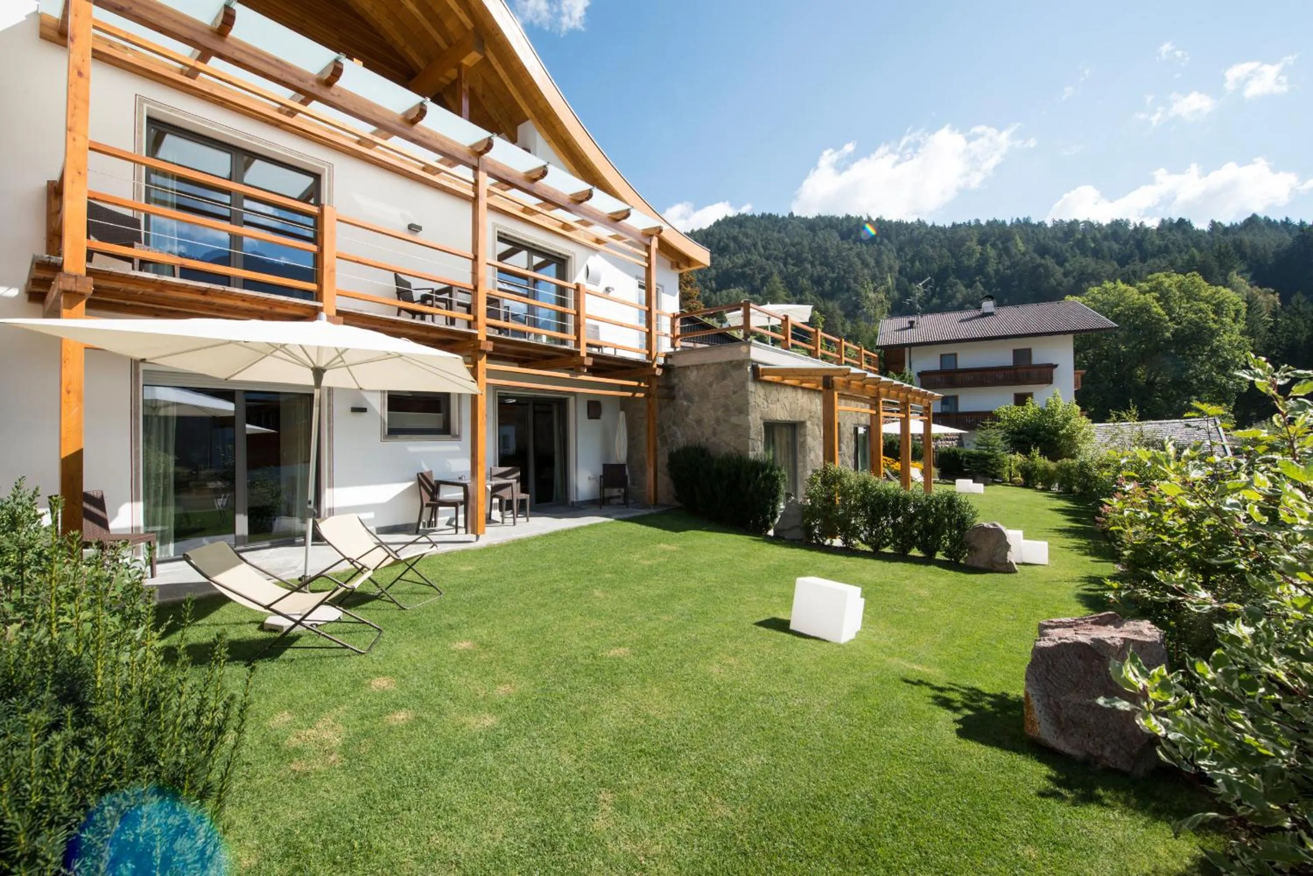 Garden view in Apartments Chalet Anna