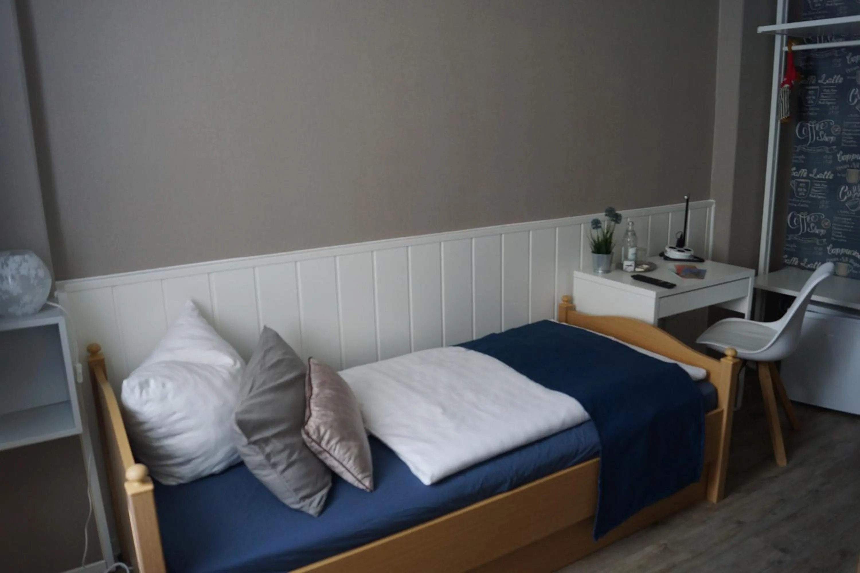 Bed in Pension Triebischtal