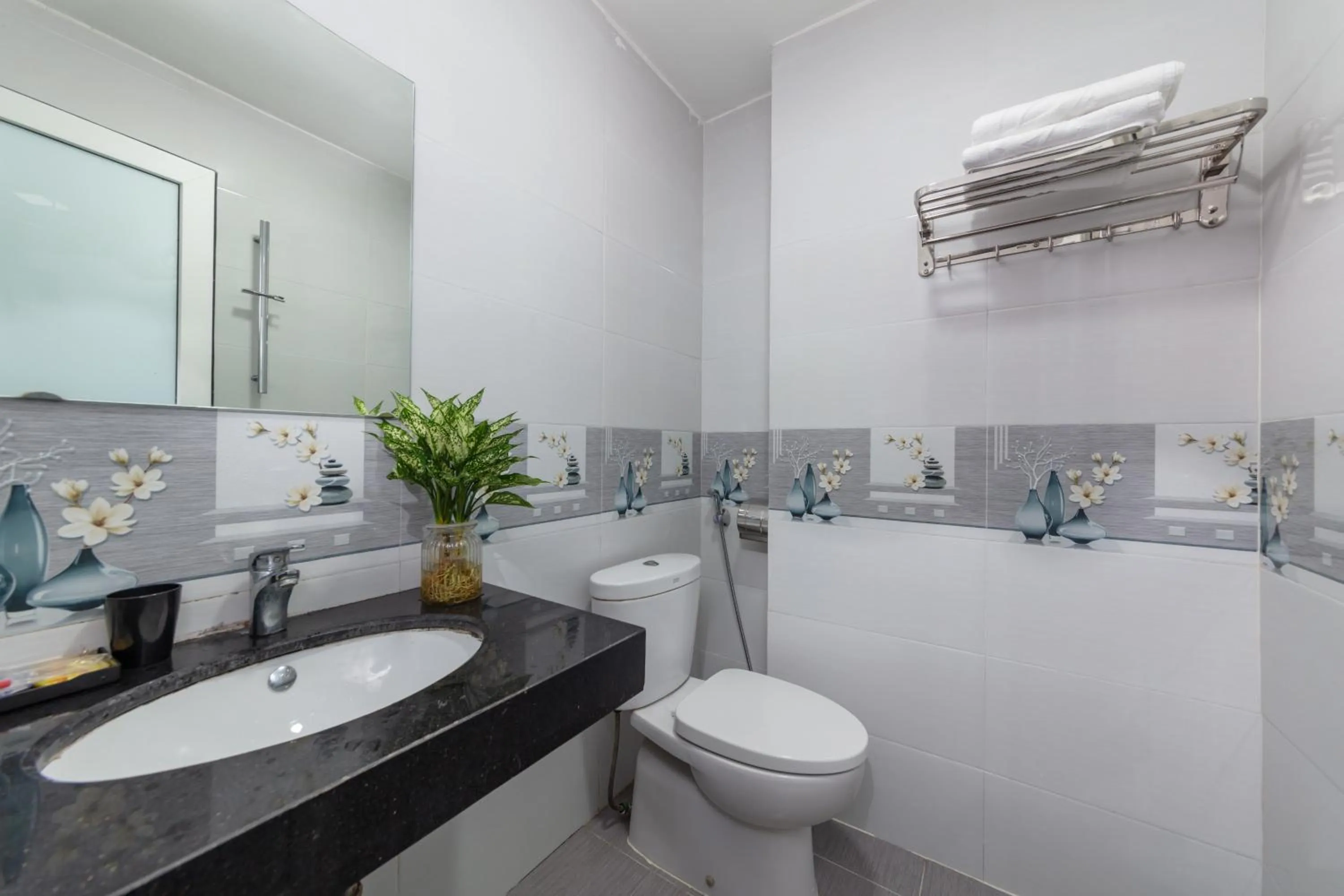 Bathroom in La Lisa Hotel