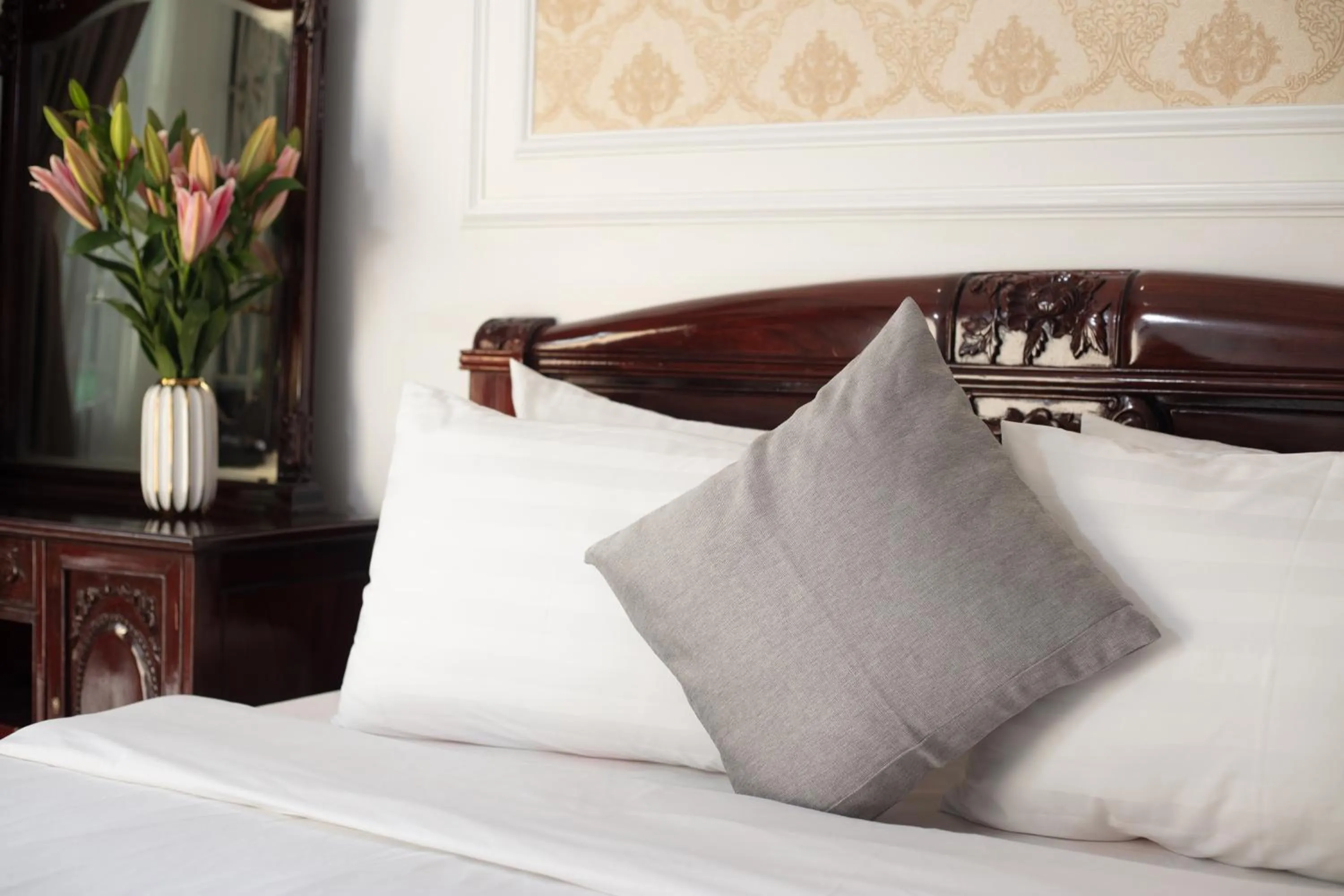 Bed in La Lisa Hotel