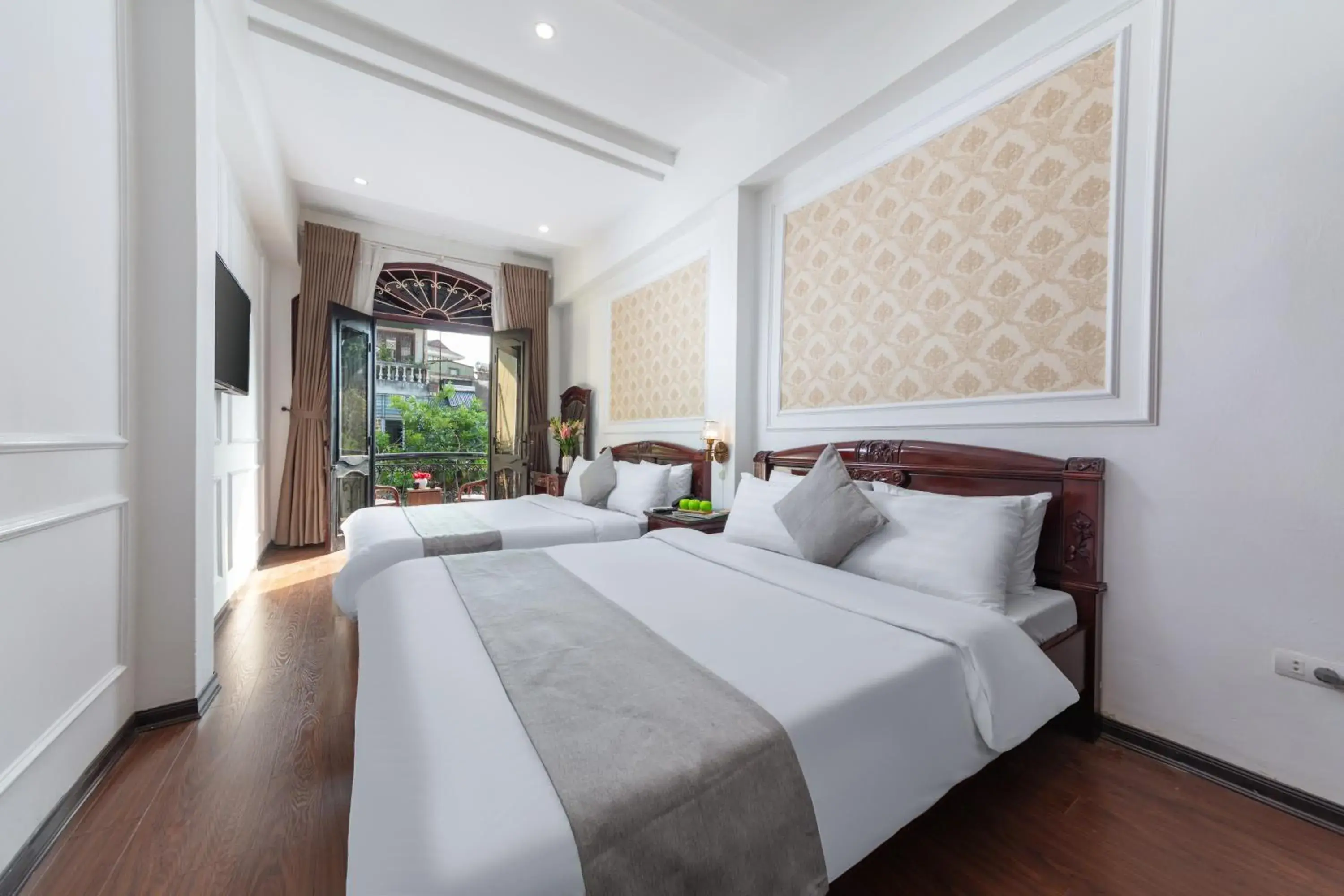 Quadruple Room with Balcony in La Lisa Hotel Quadruple Room with Balcony in La Lisa Hotel