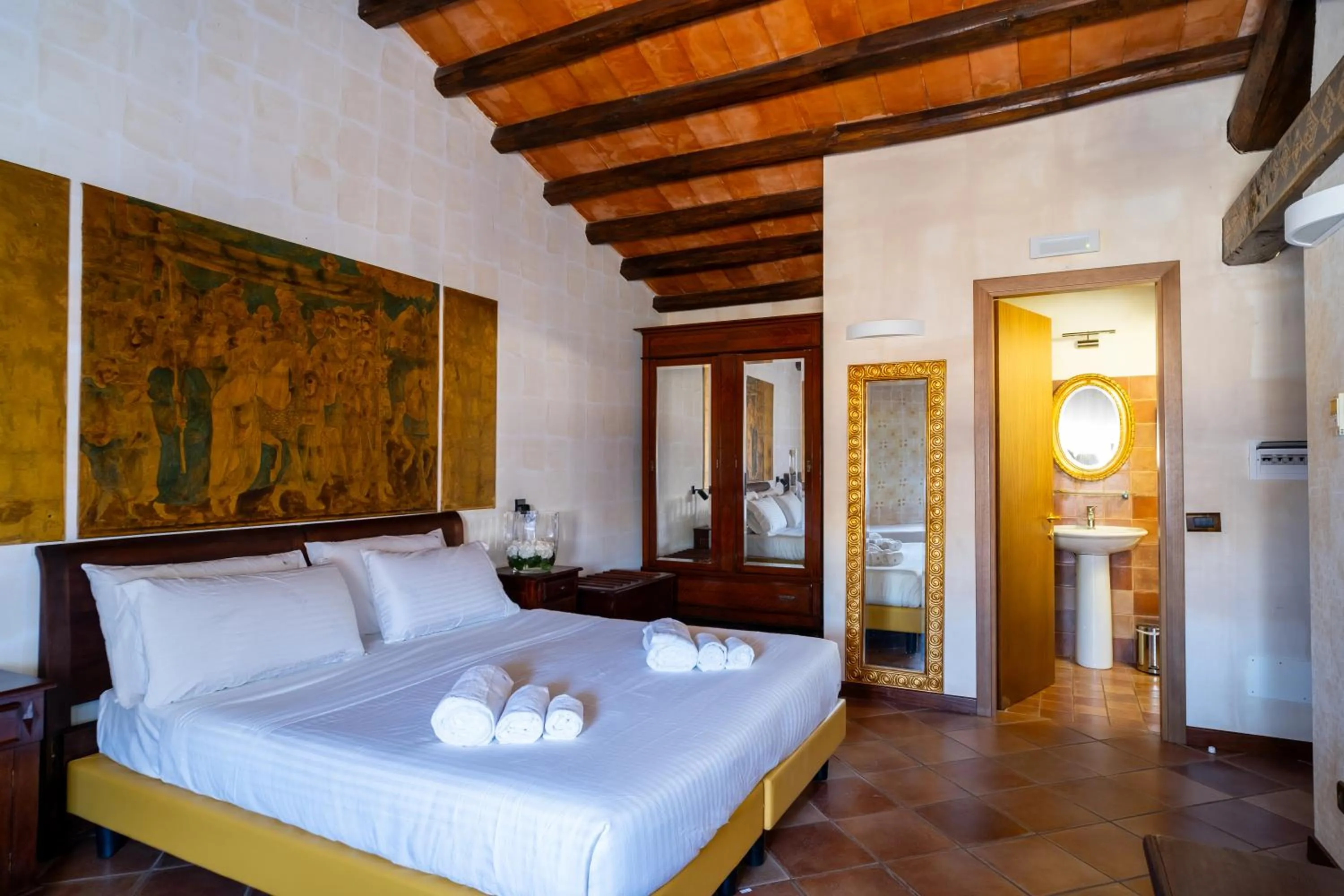 Bedroom, Bed in Grand Hotel La Batia