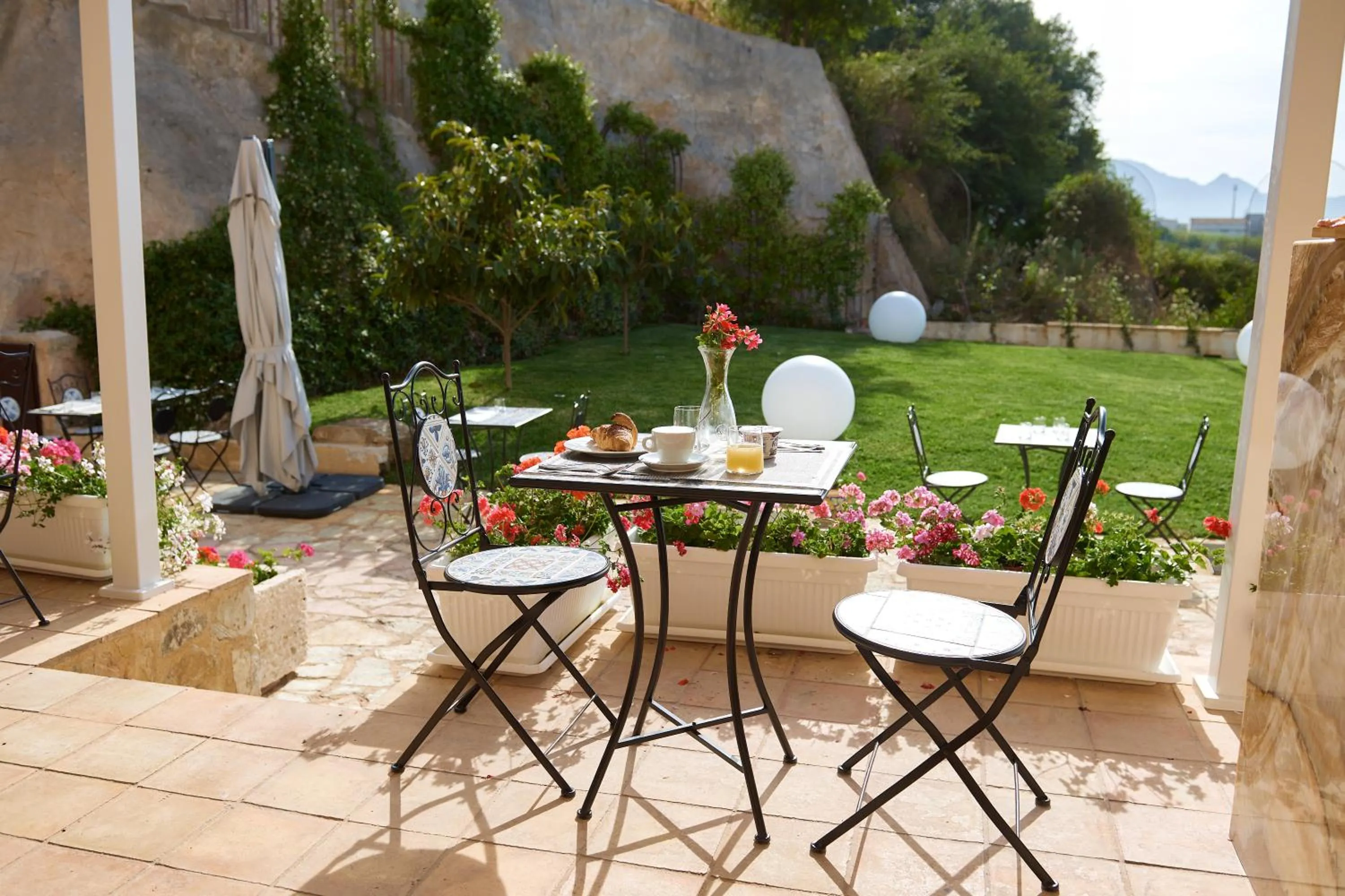 Garden view in Grand Hotel La Batia