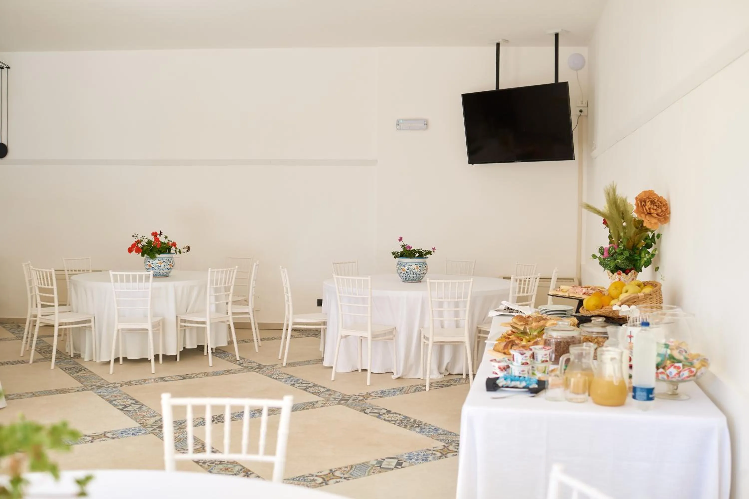 Food and drinks in Grand Hotel La Batia