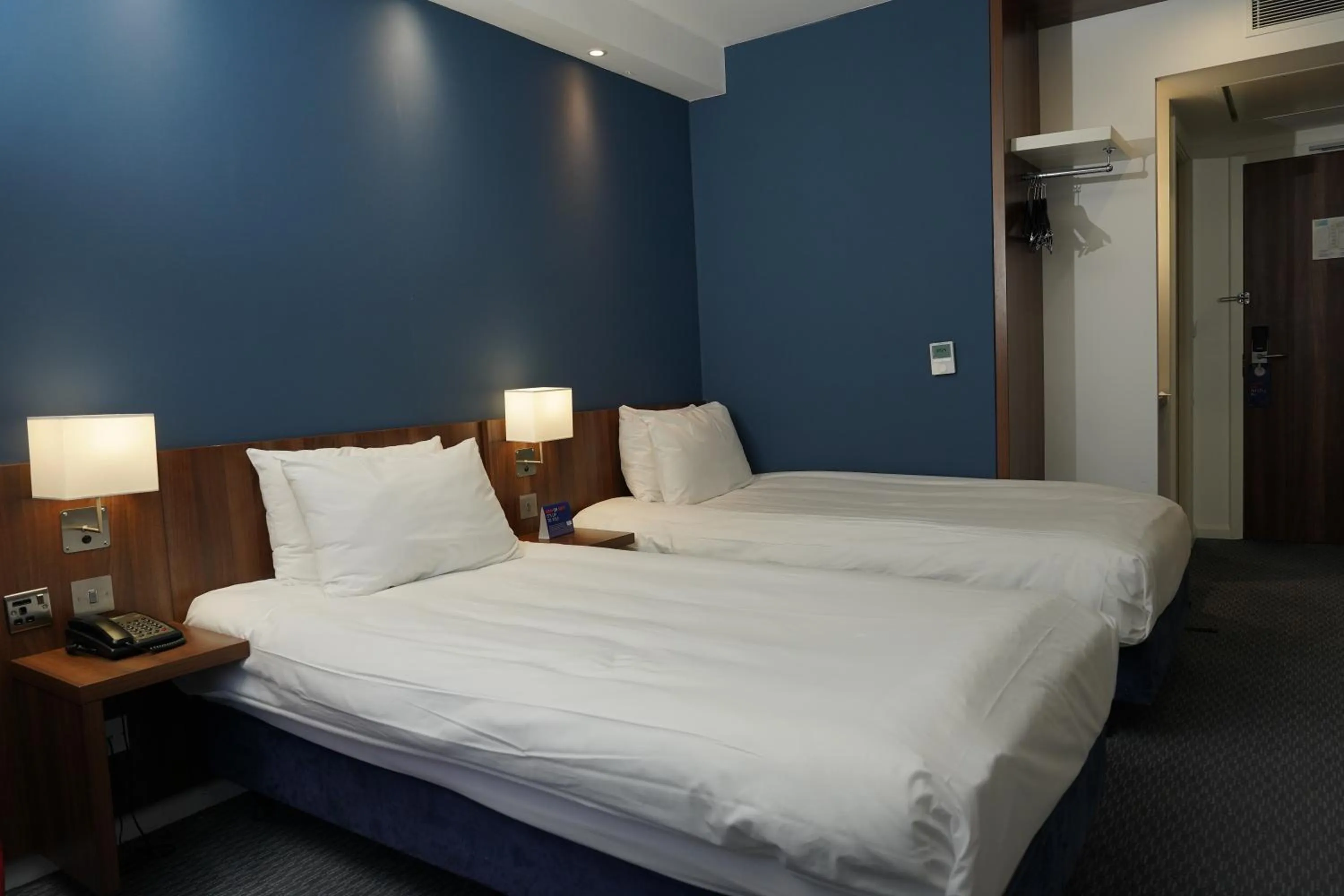 Bed in Holiday Inn Express Harlow by IHG
