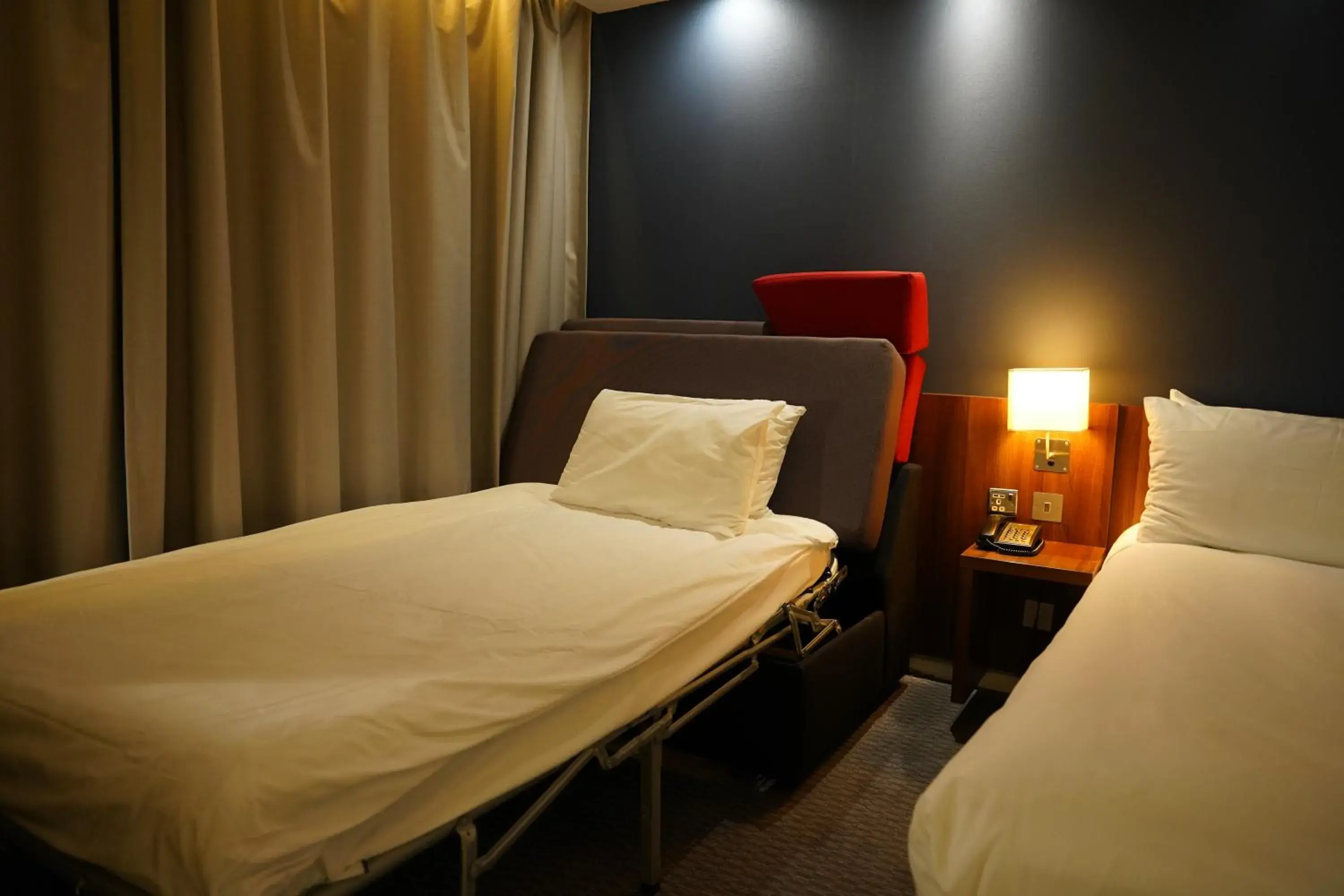 Bed in Holiday Inn Express Harlow by IHG Bed in Holiday Inn Express Harlow by IHG