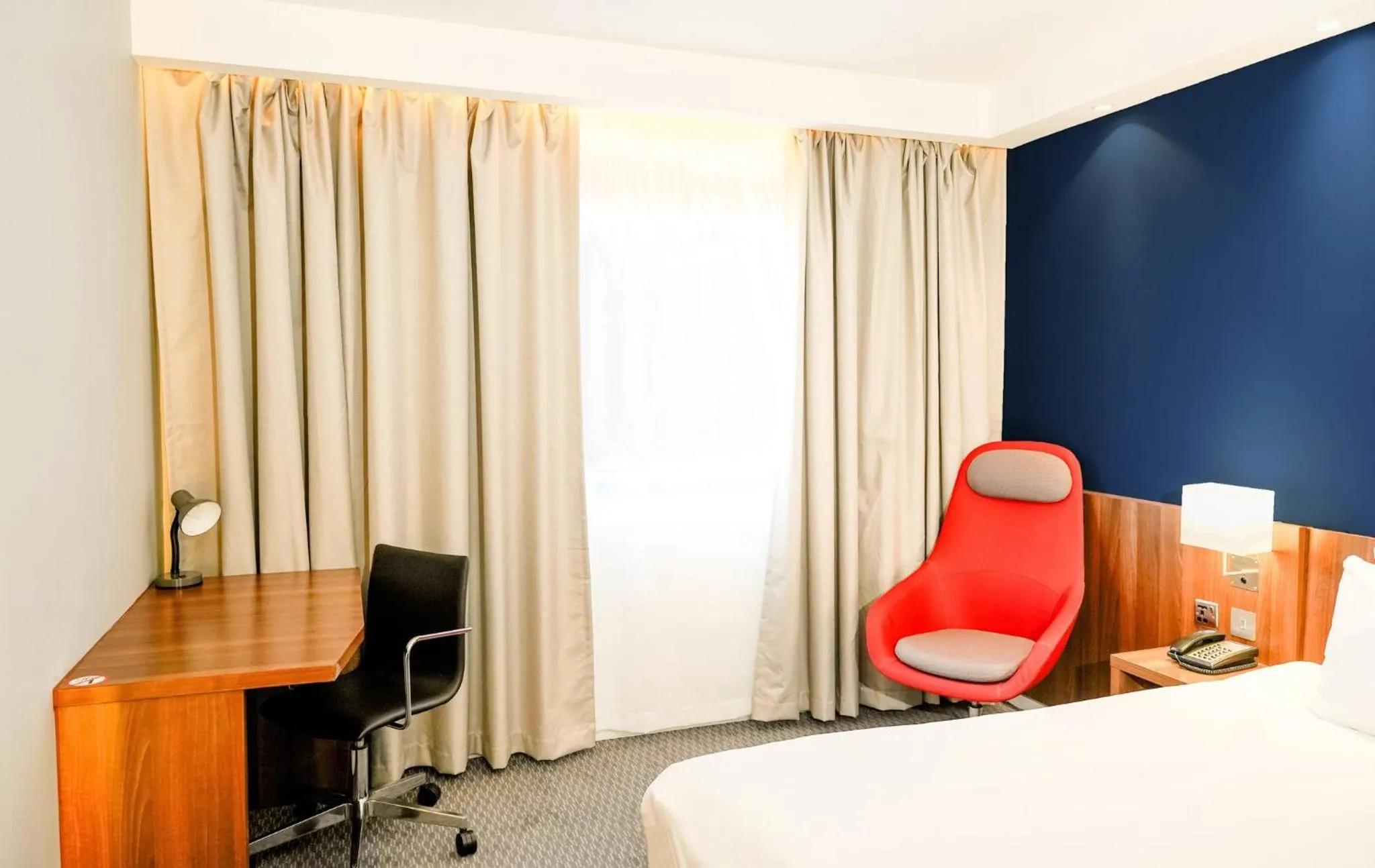 Photo of the whole room, Bed in Holiday Inn Express Harlow by IHG