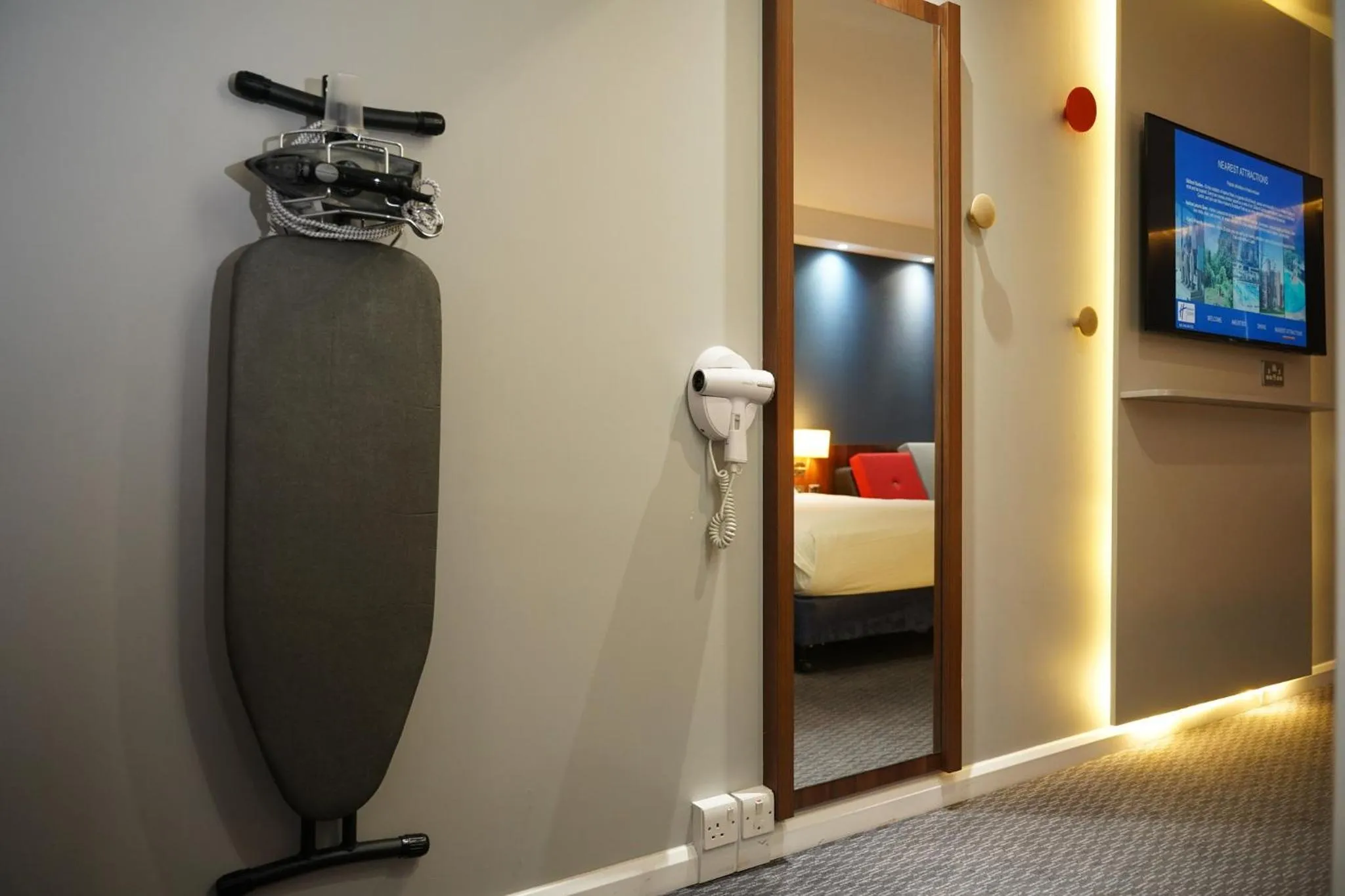 Photo of the whole room, Bed in Holiday Inn Express Harlow by IHG