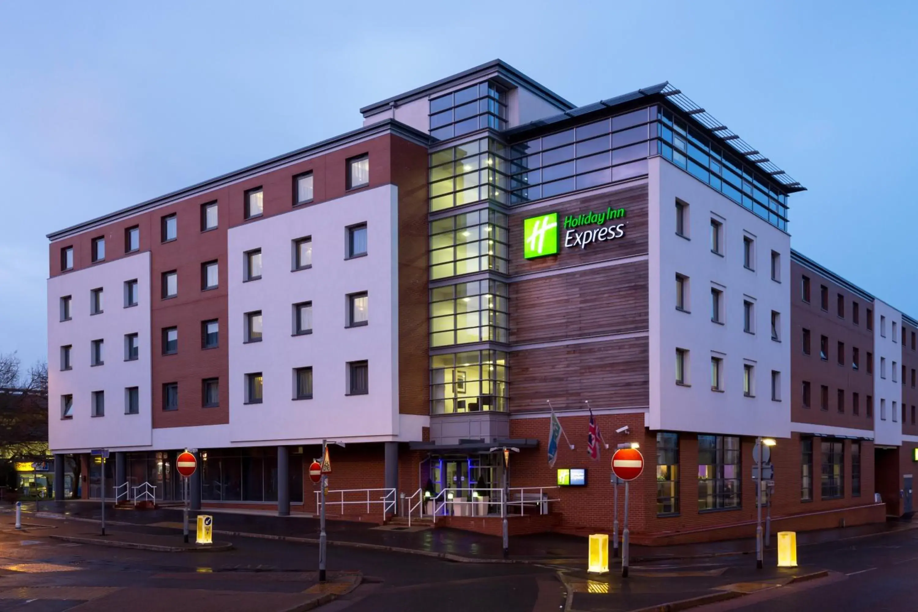 Property building in Holiday Inn Express Harlow by IHG Property building in Holiday Inn Express Harlow by IHG