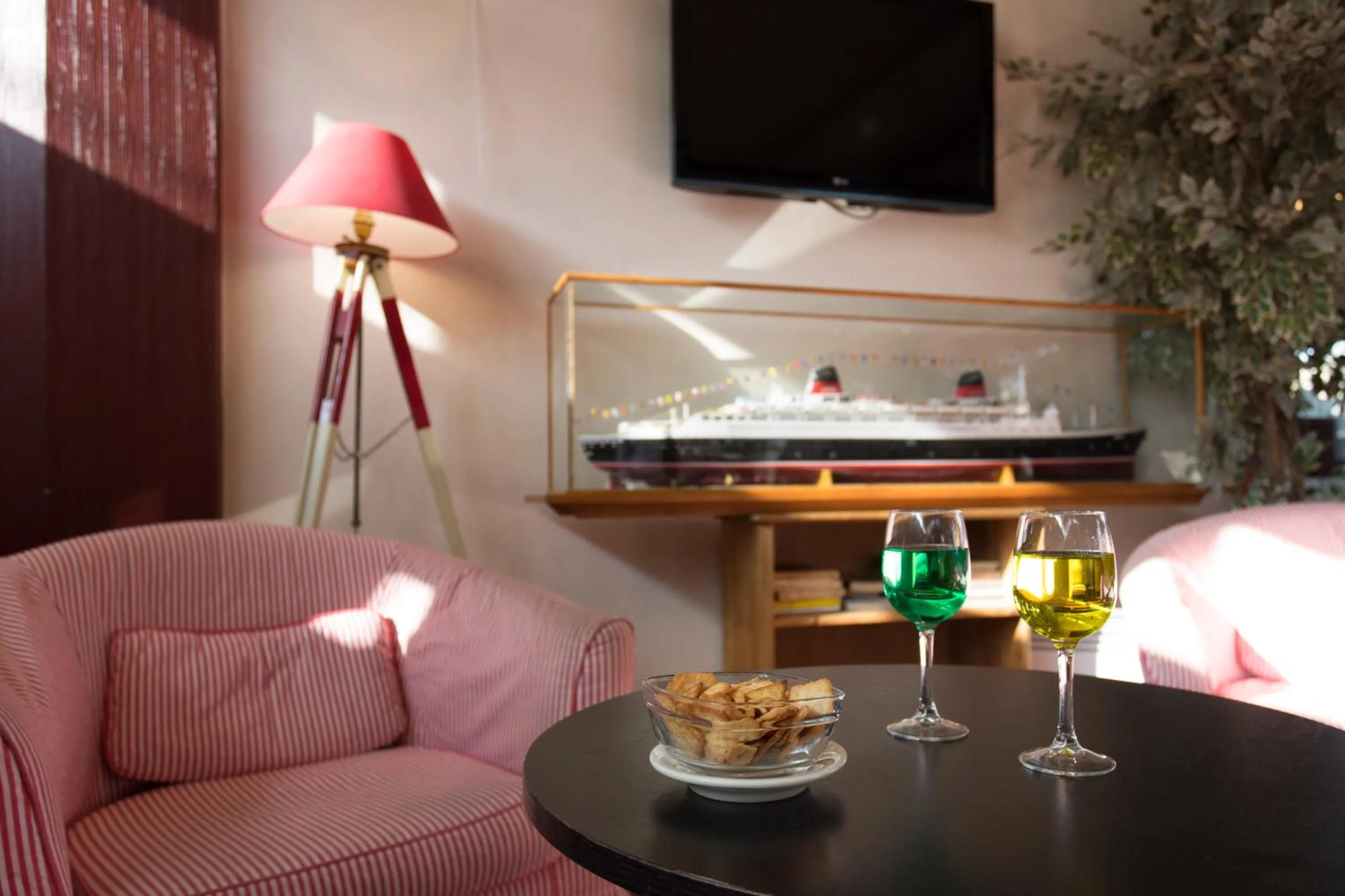 Hôtel Les Gens De Mer Le Havre by Popinns