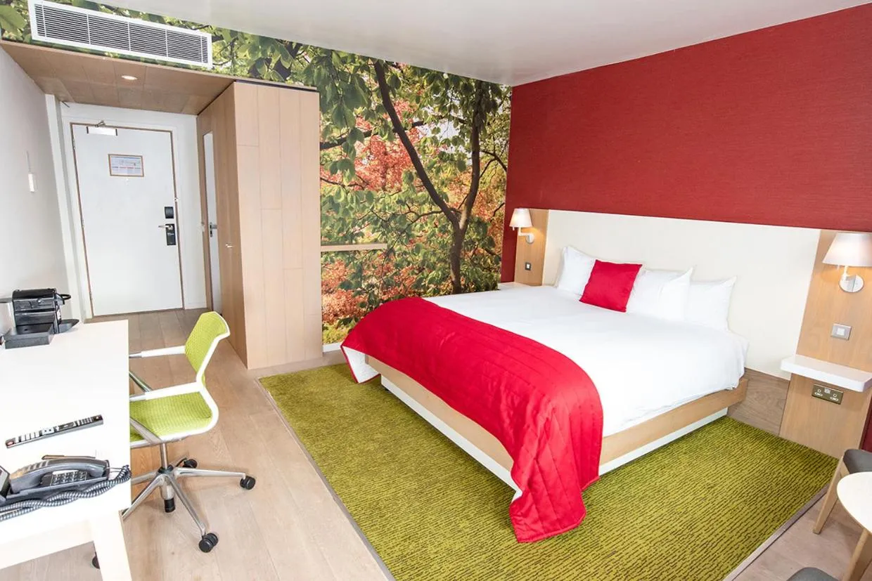 Bed in The Orchard Hotel & Restaurant