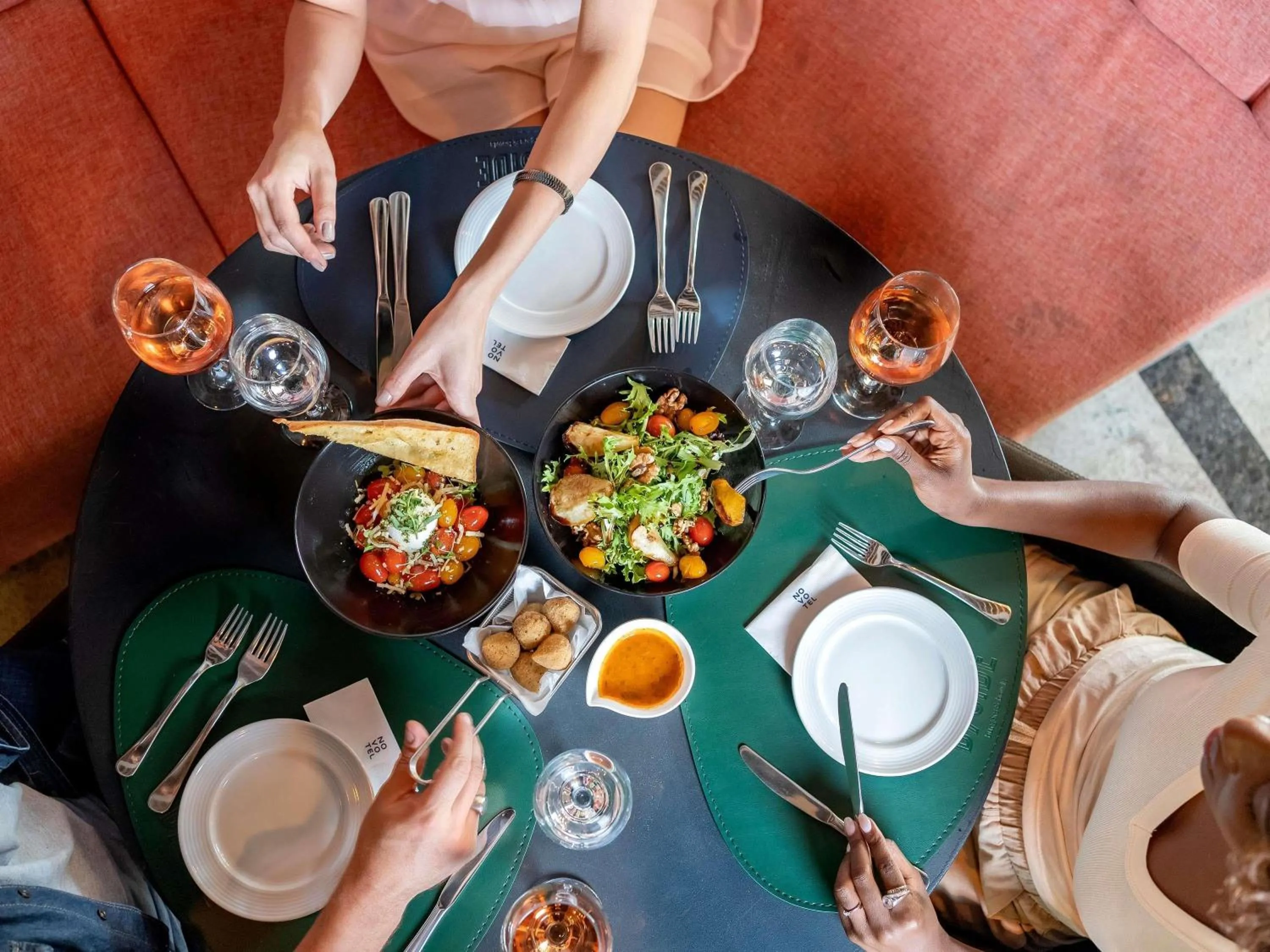 Restaurant/places to eat in Novotel SP Jardins