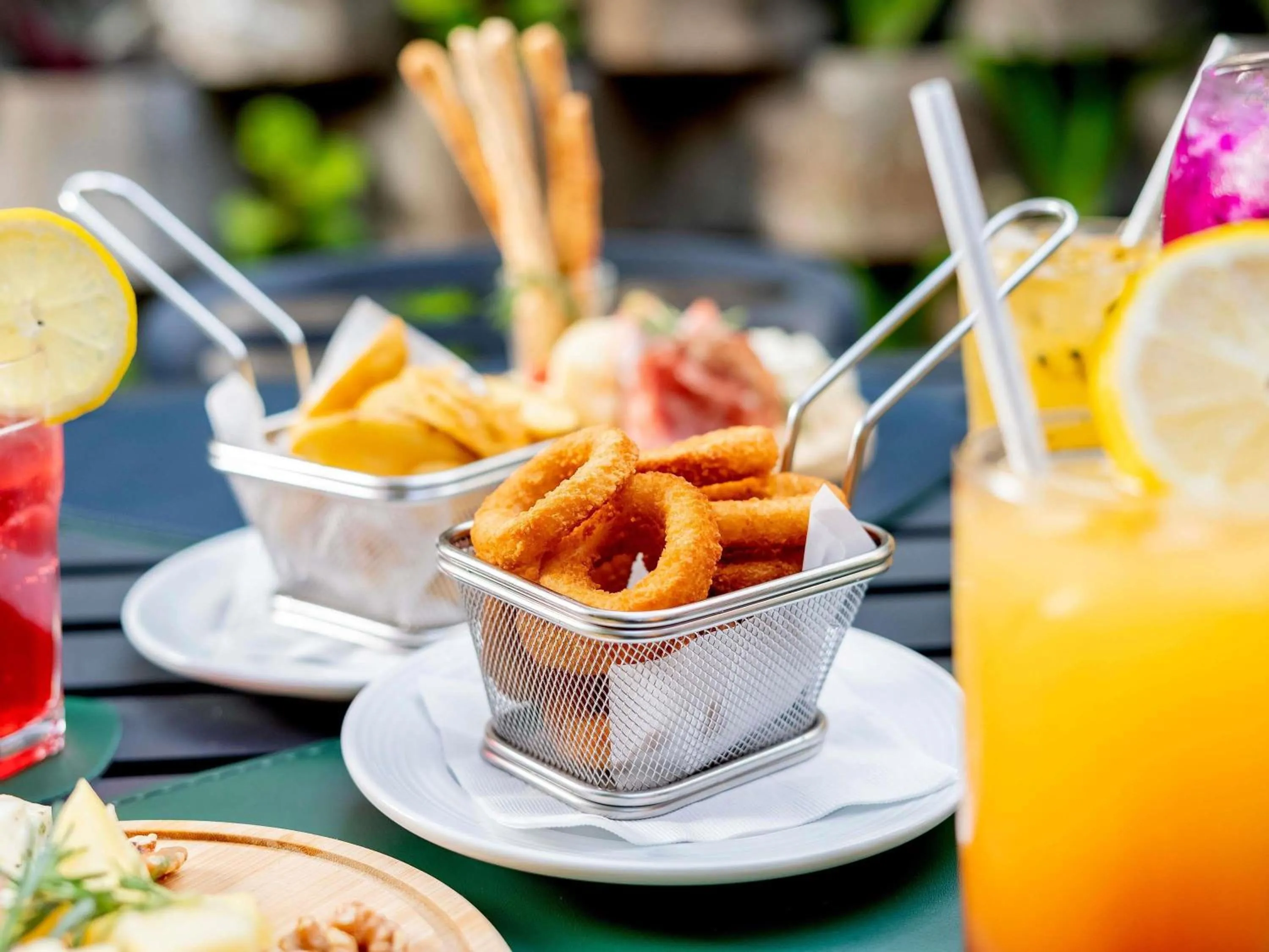 Restaurant/places to eat in Novotel SP Jardins