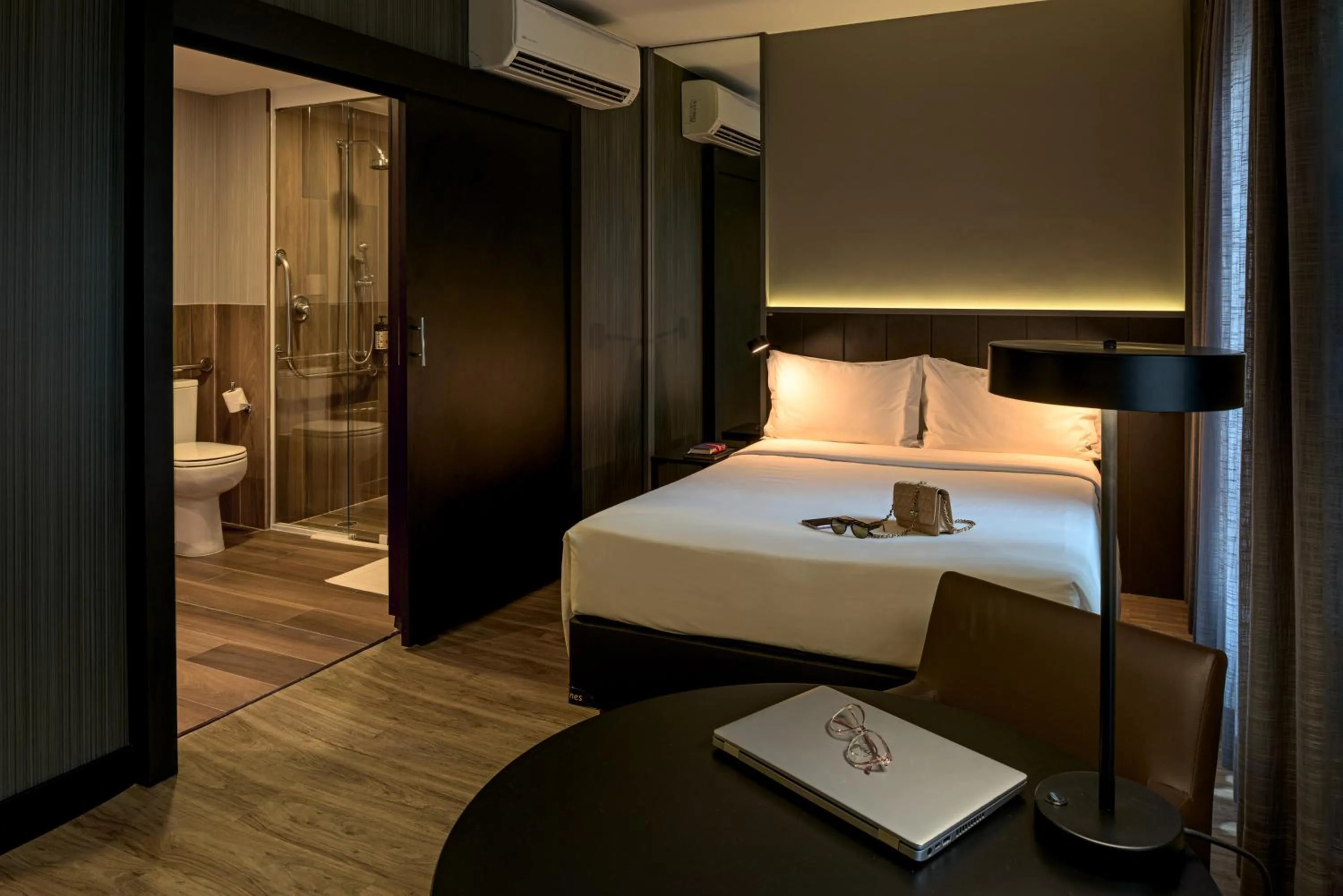 Bathroom, Bed in Novotel SP Jardins