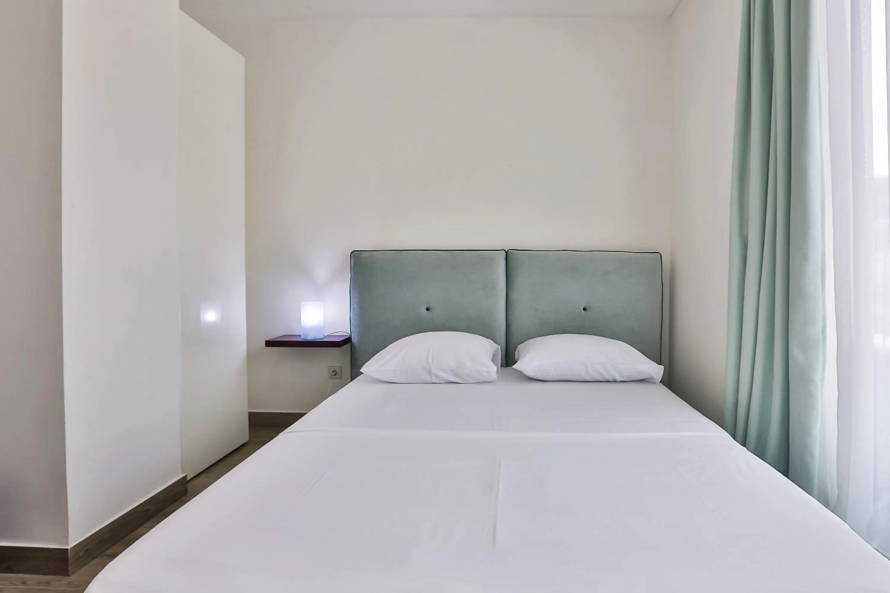 Bed in Royal Gardens Paradise