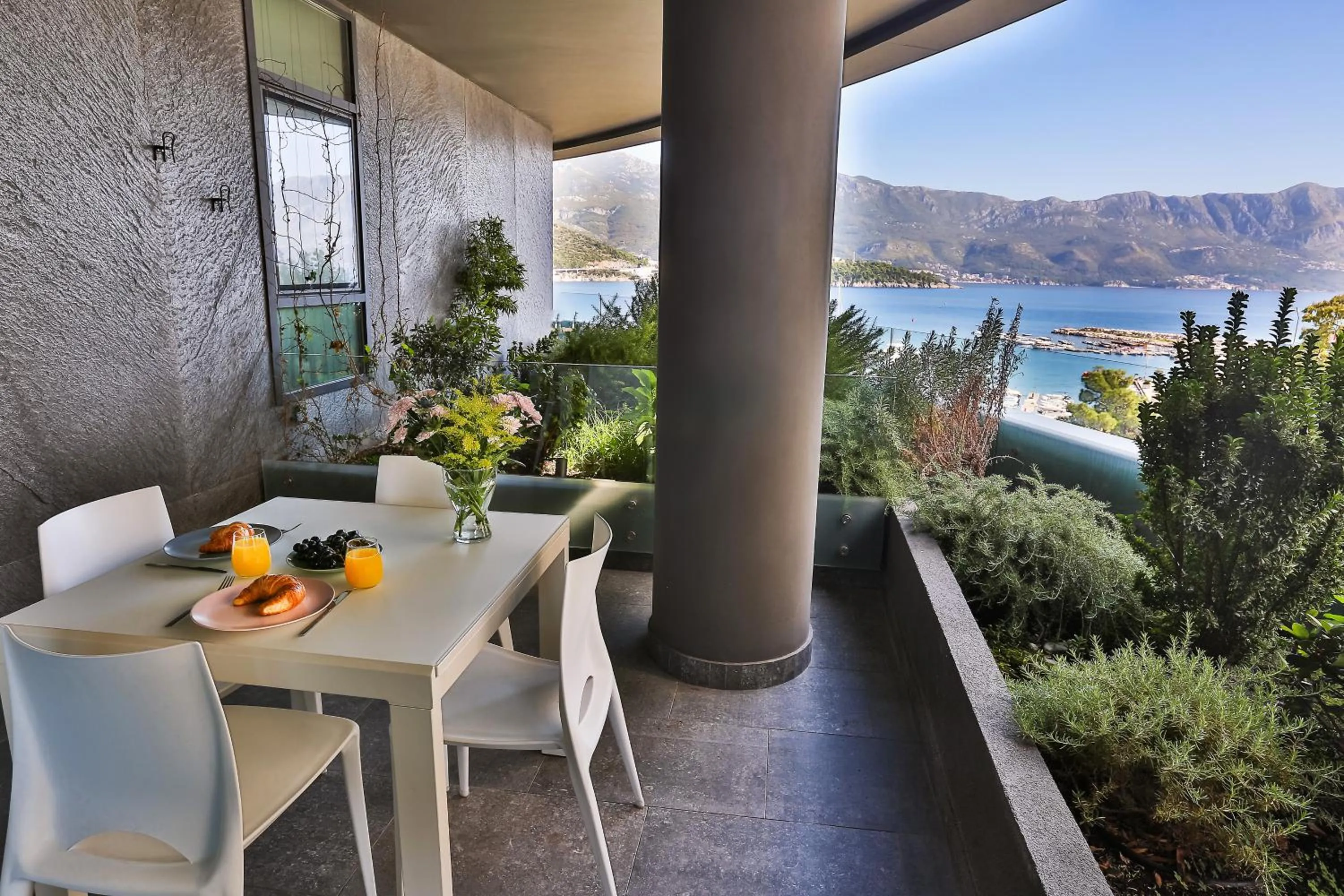 Garden in Royal Gardens Paradise