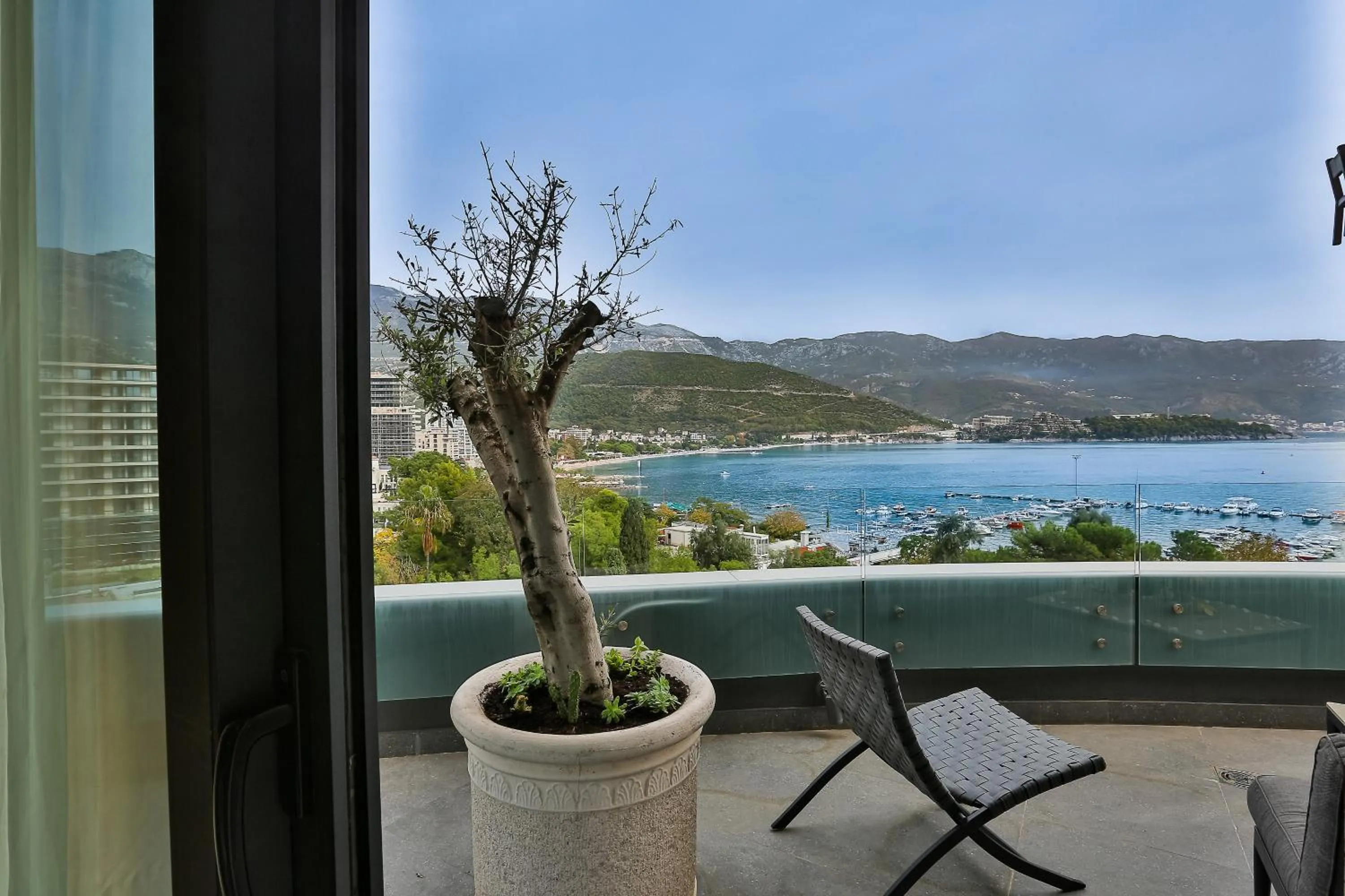 Balcony/Terrace in Royal Gardens Paradise