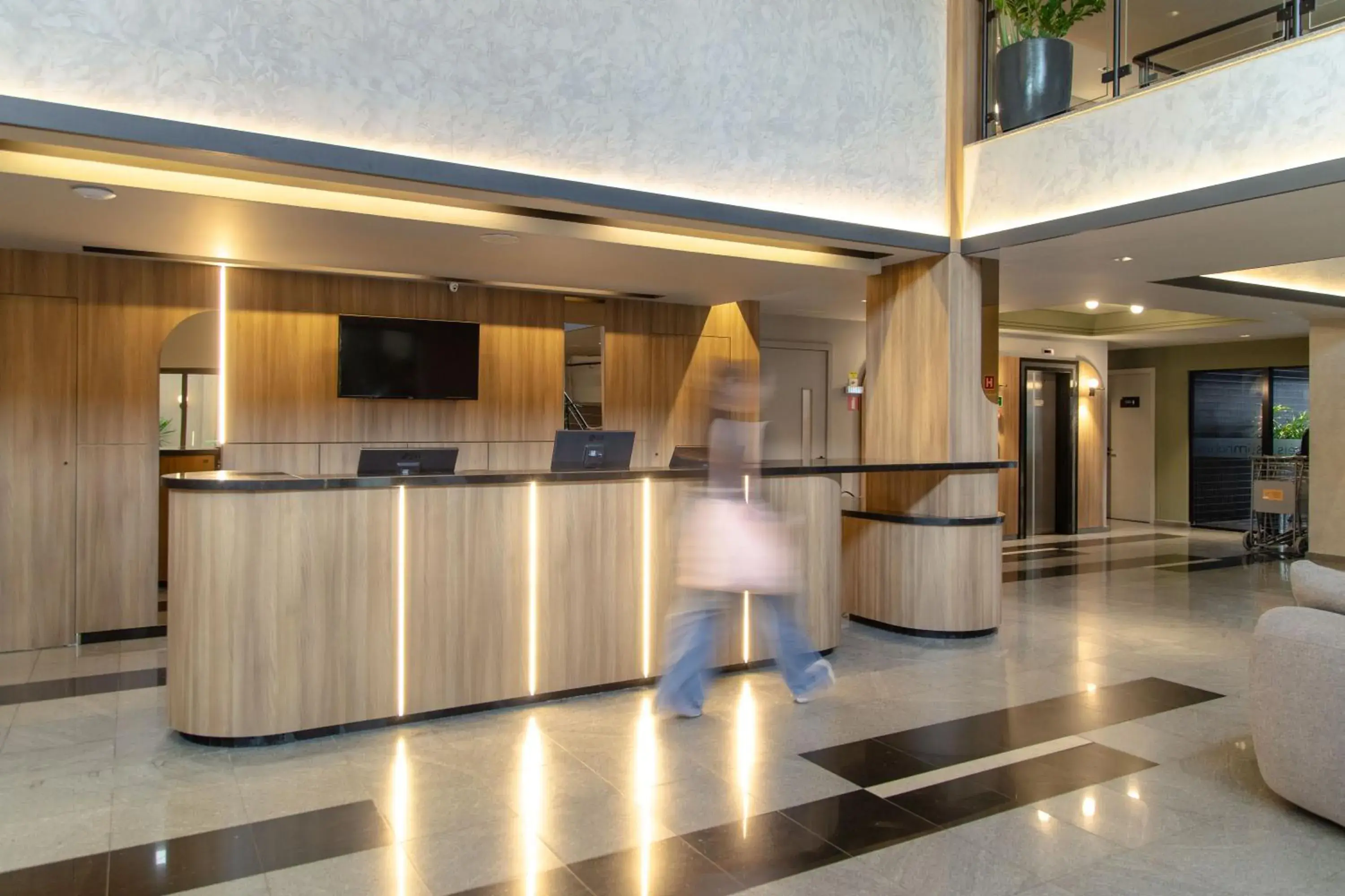 Lobby or reception in Slim Hotel Curitiba Alto da XV Lobby or reception in Slim Hotel Curitiba Alto da XV