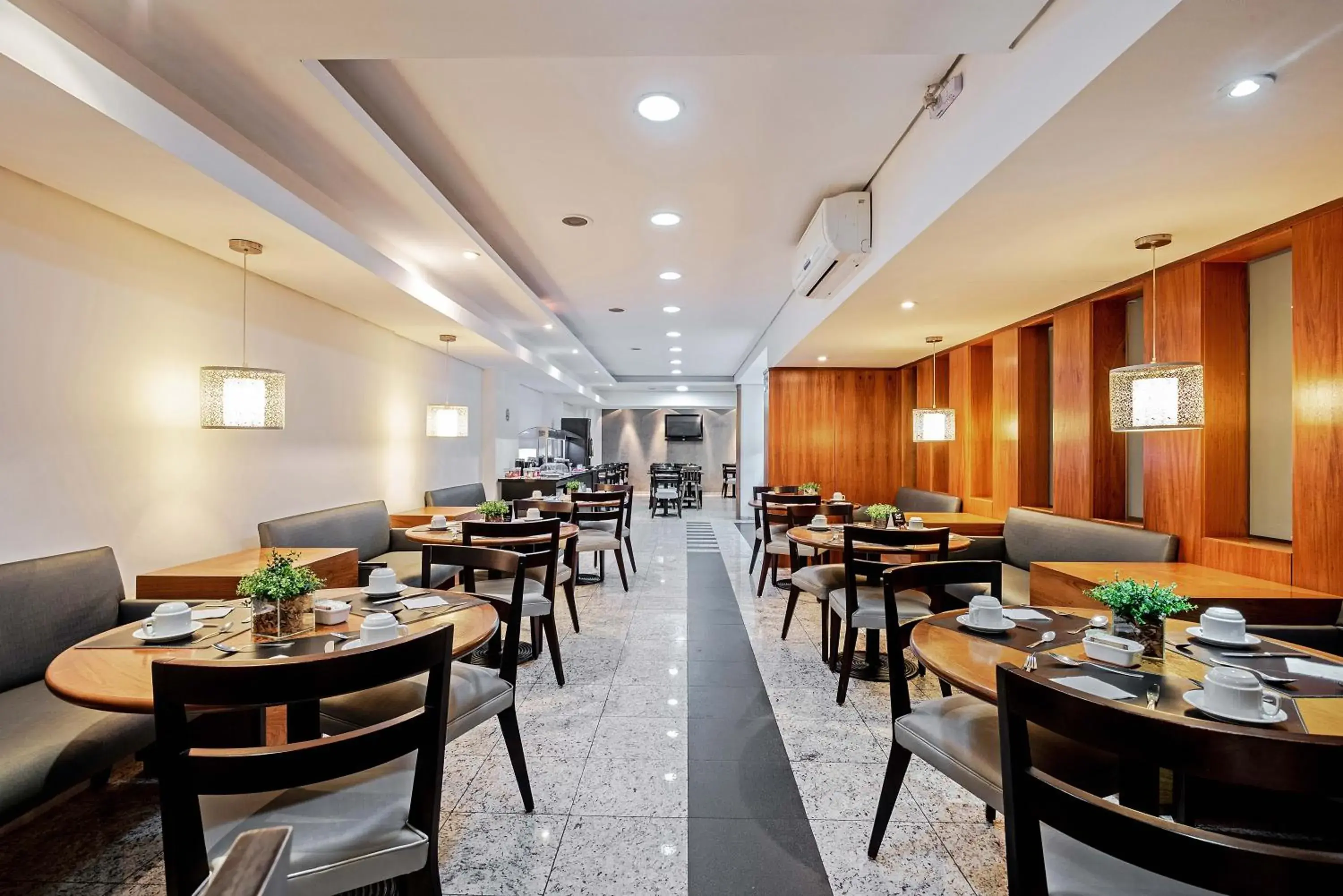 Restaurant/places to eat in Slaviero Curitiba Batel Restaurant/places to eat in Slaviero Curitiba Batel