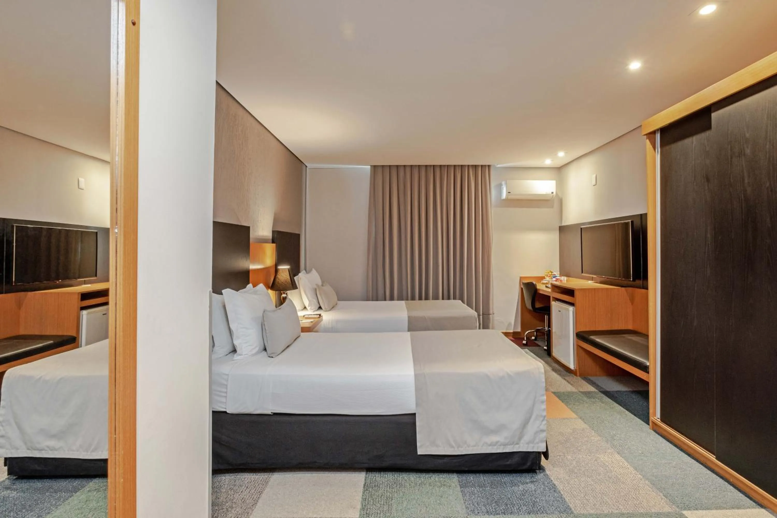 Bedroom, Bed in Slaviero Curitiba Batel