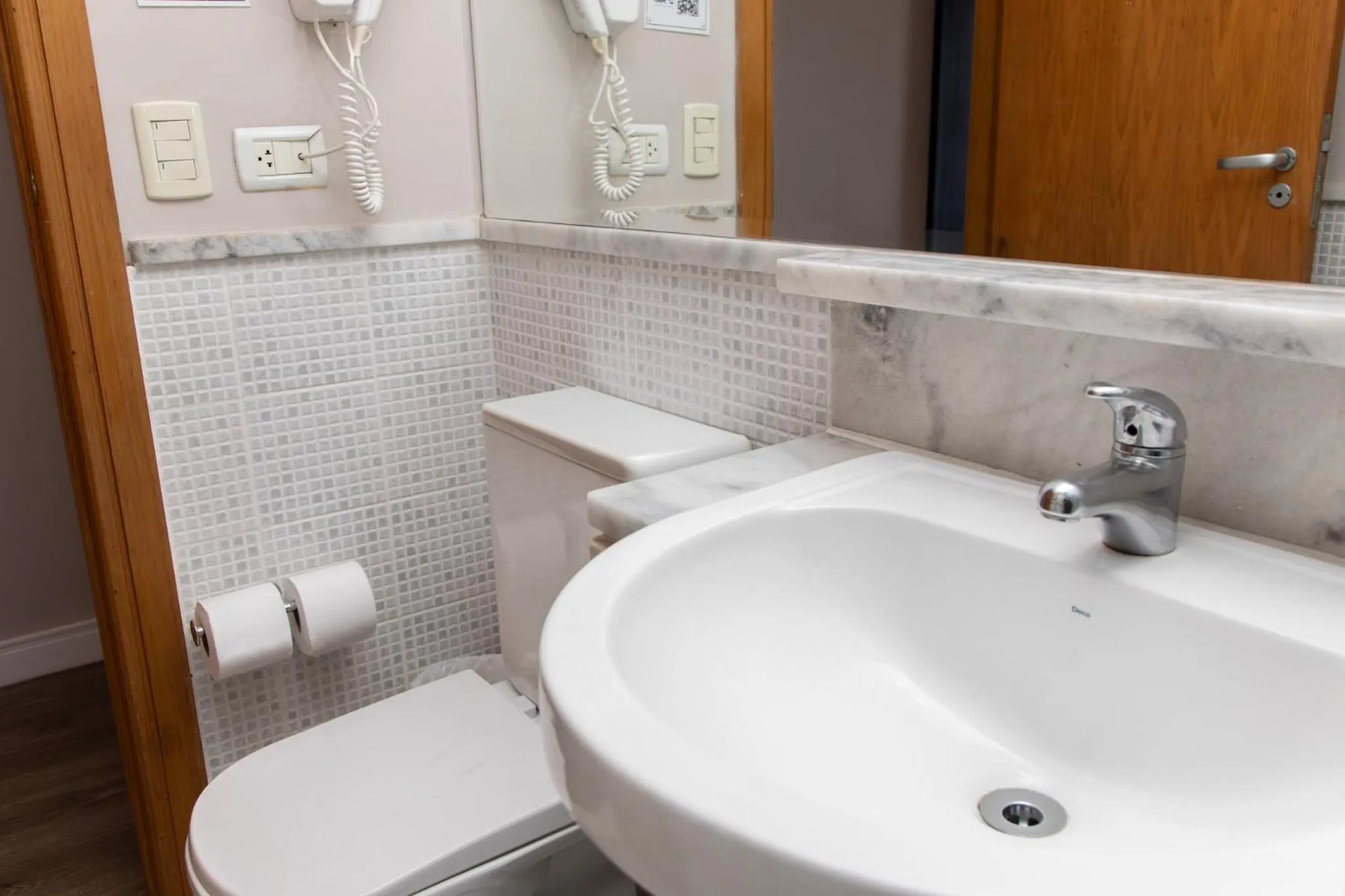 Bathroom in Slaviero Curitiba Batel