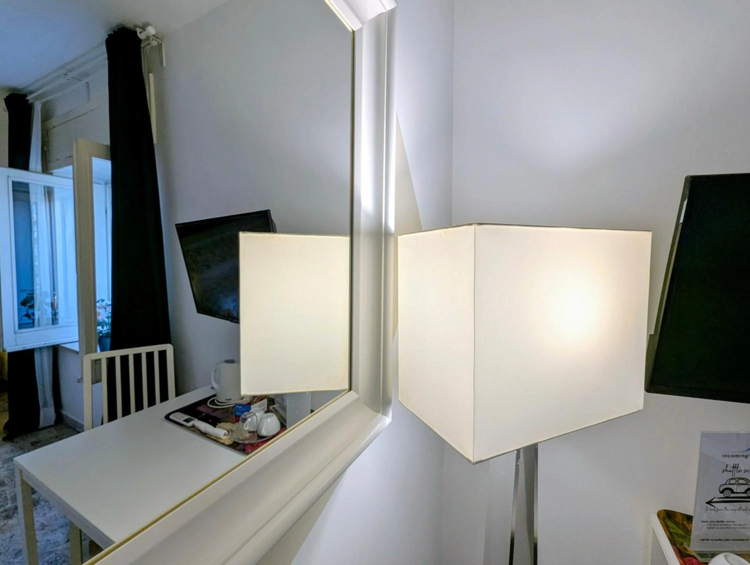 TV and multimedia in La Locanda Dell'Arte-Museo