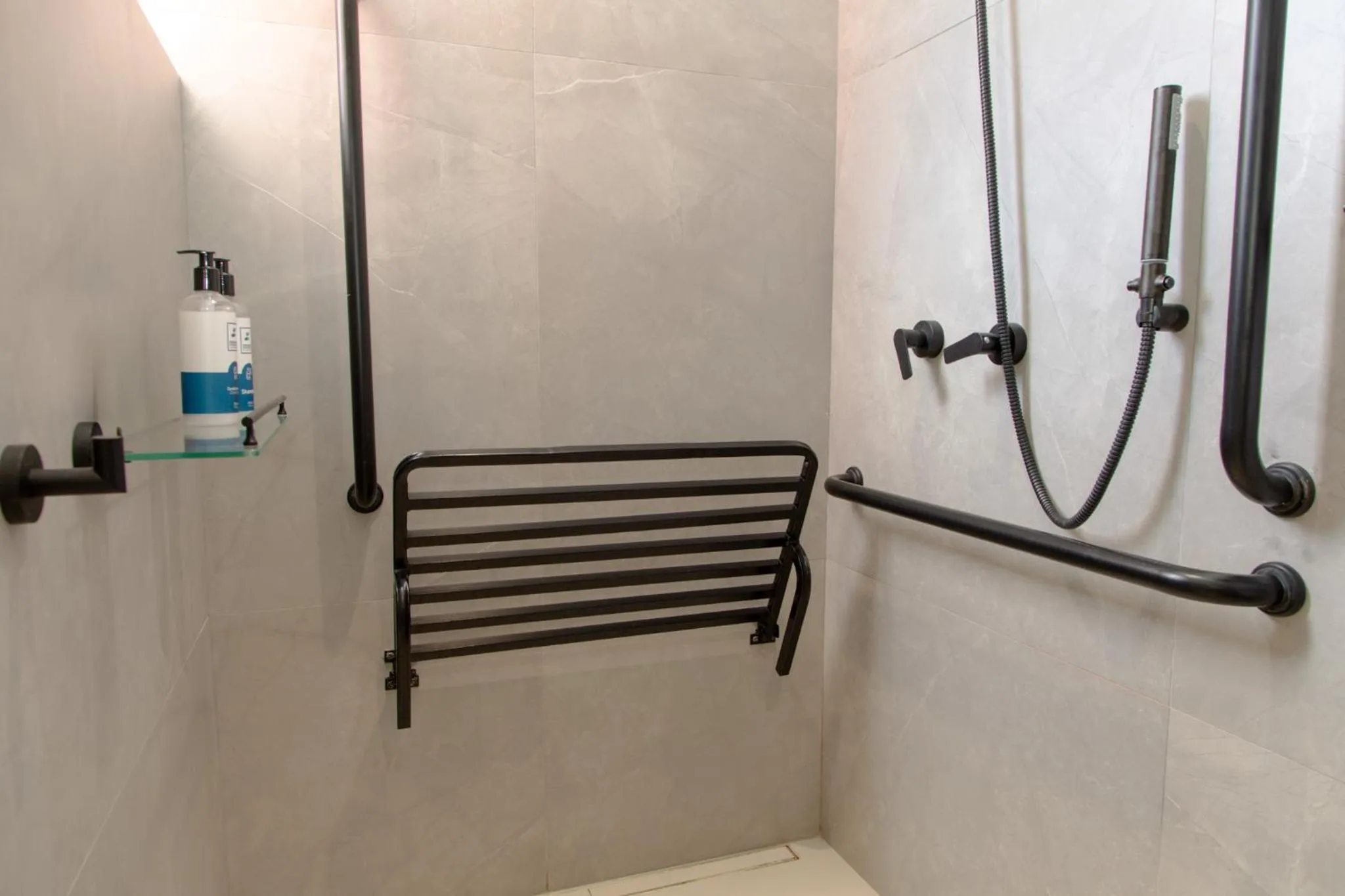 Shower in Slaviero Curitiba Shopping