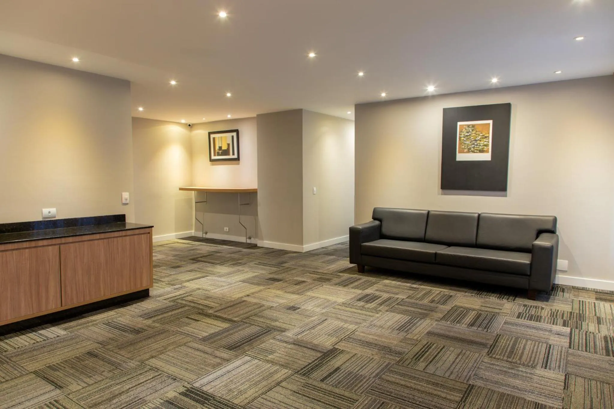 Business facilities in Slaviero Curitiba Shopping