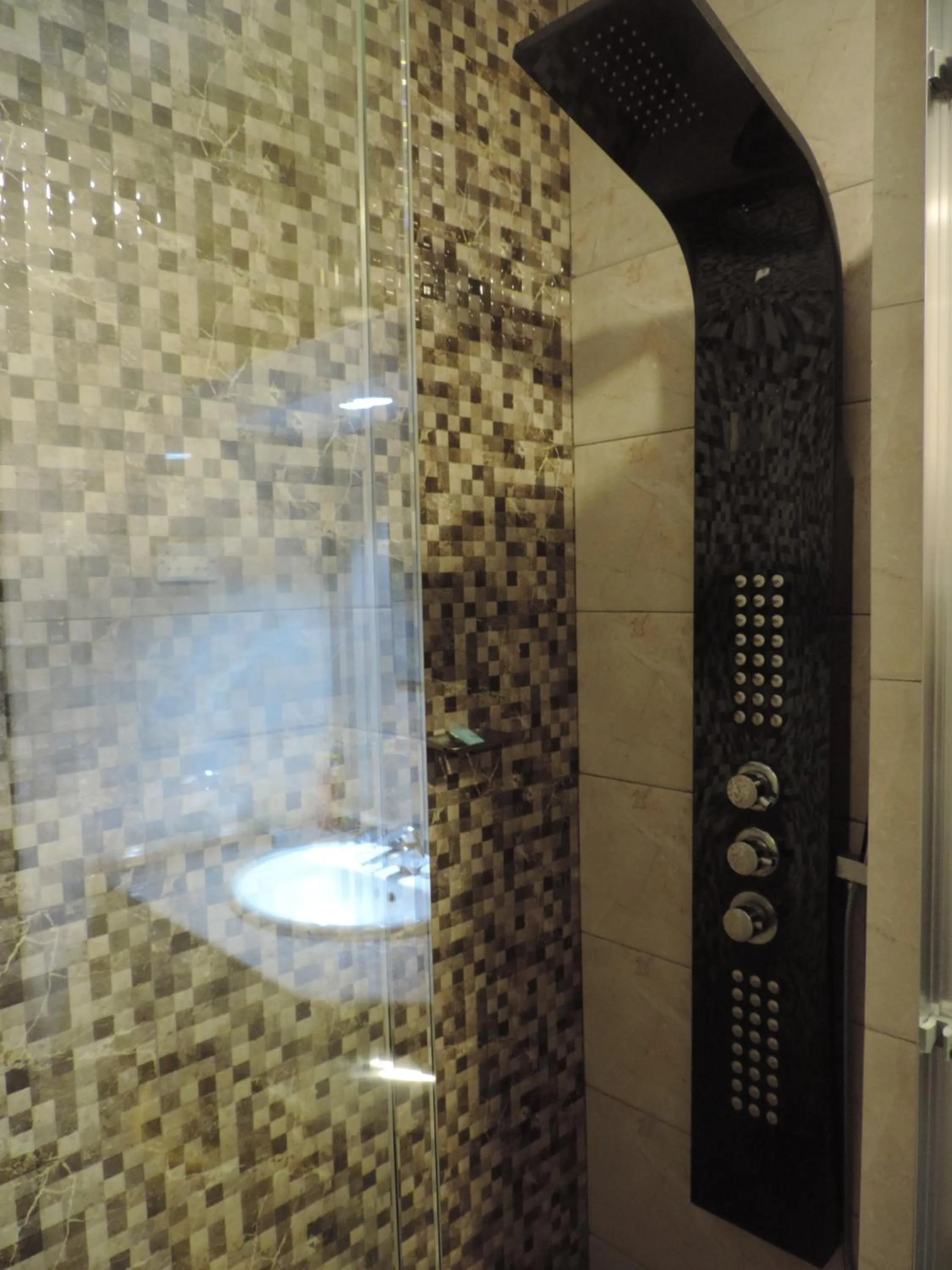 Shower in Mayfair Hotel