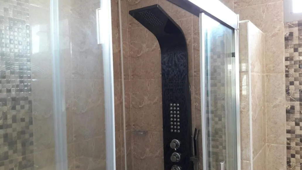 Shower in Mayfair Hotel