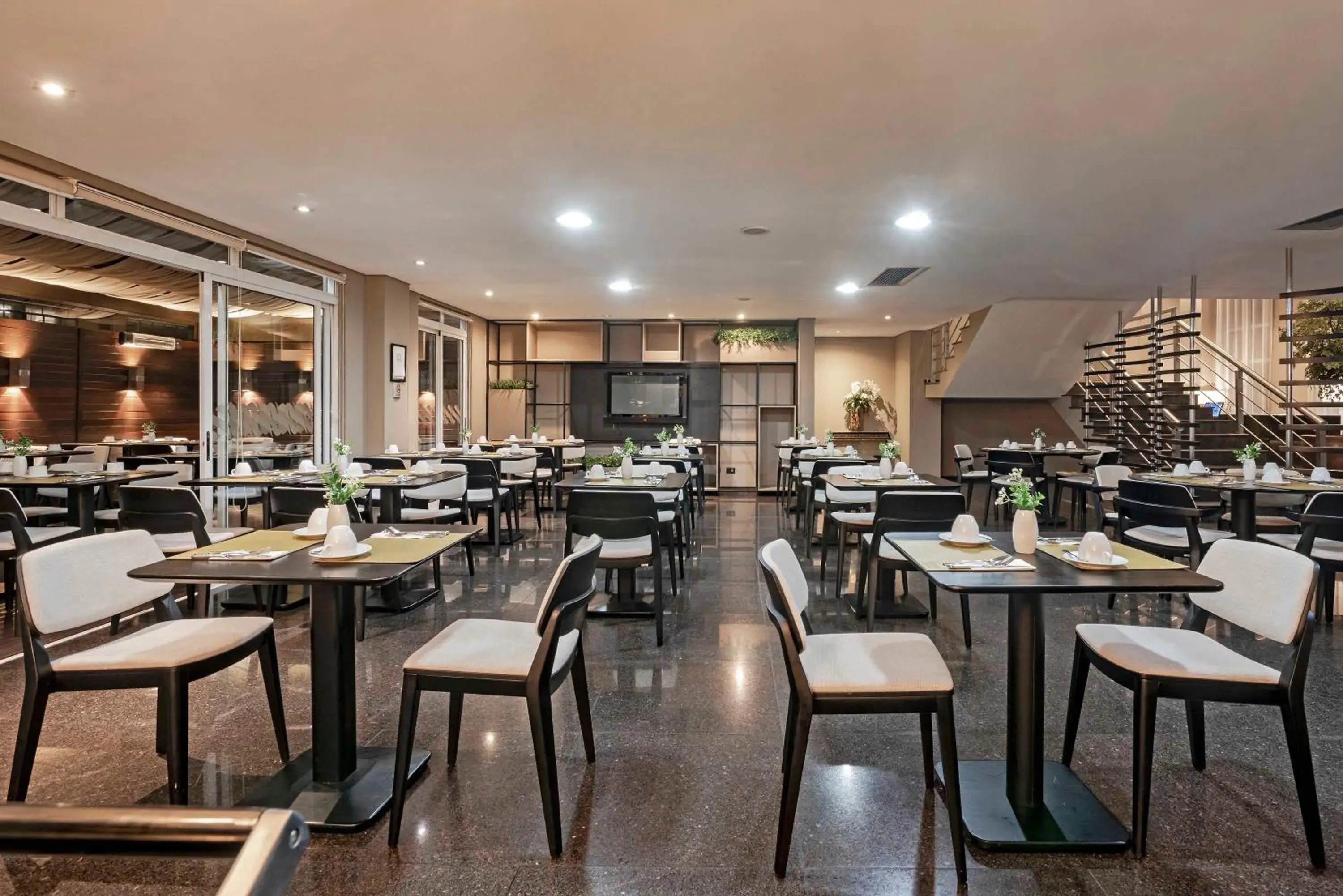 Restaurant/places to eat in Full Jazz by Slaviero Hotéis Restaurant/places to eat in Full Jazz by Slaviero Hotéis